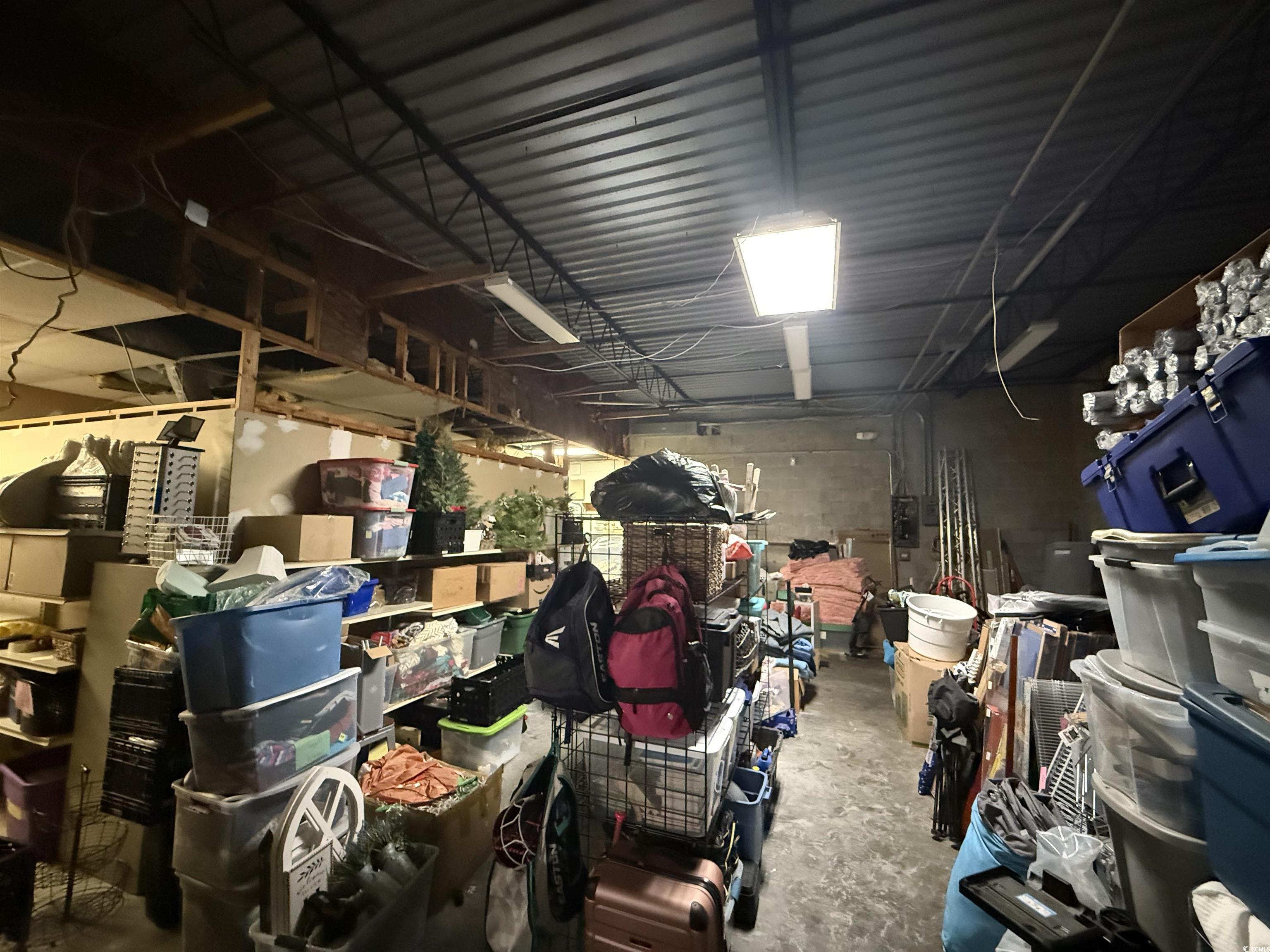 209 N Main St. Property Photo 9