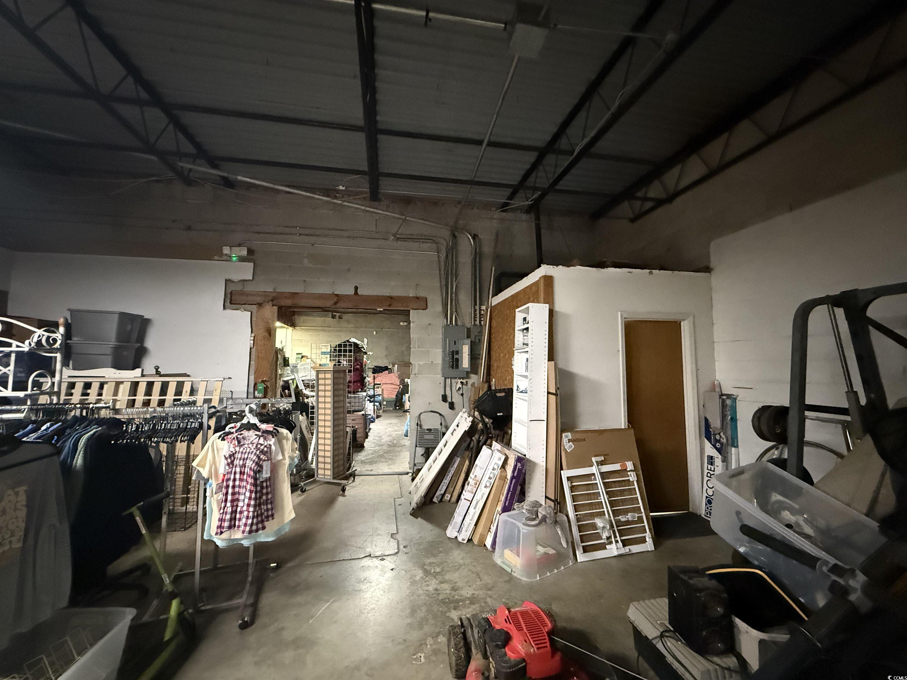 209 N Main St. Property Photo 10