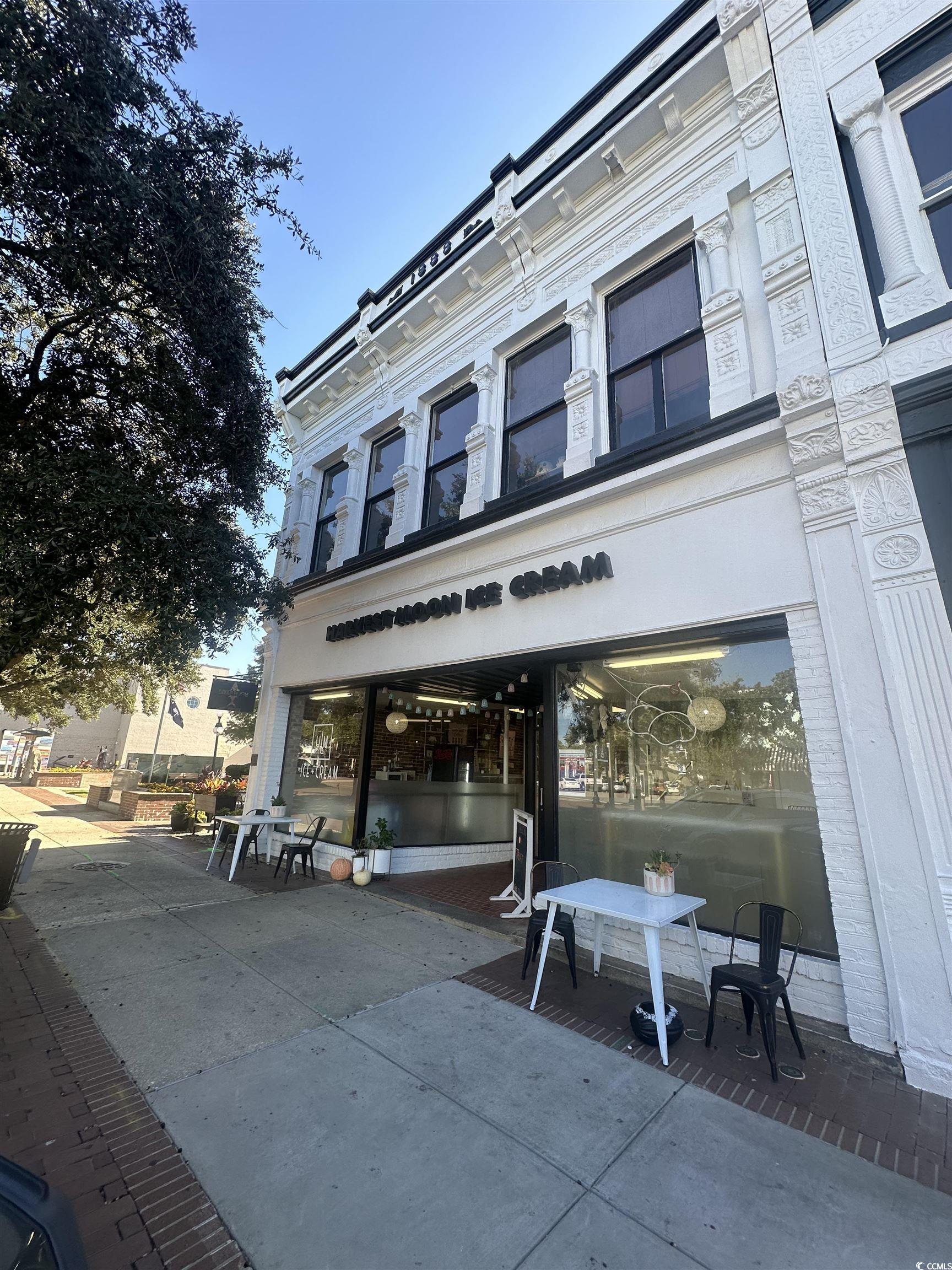 801 Front St. Property Photo 1