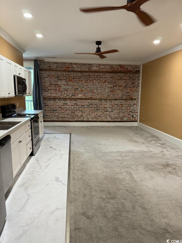 801 Front St. Property Photo 5