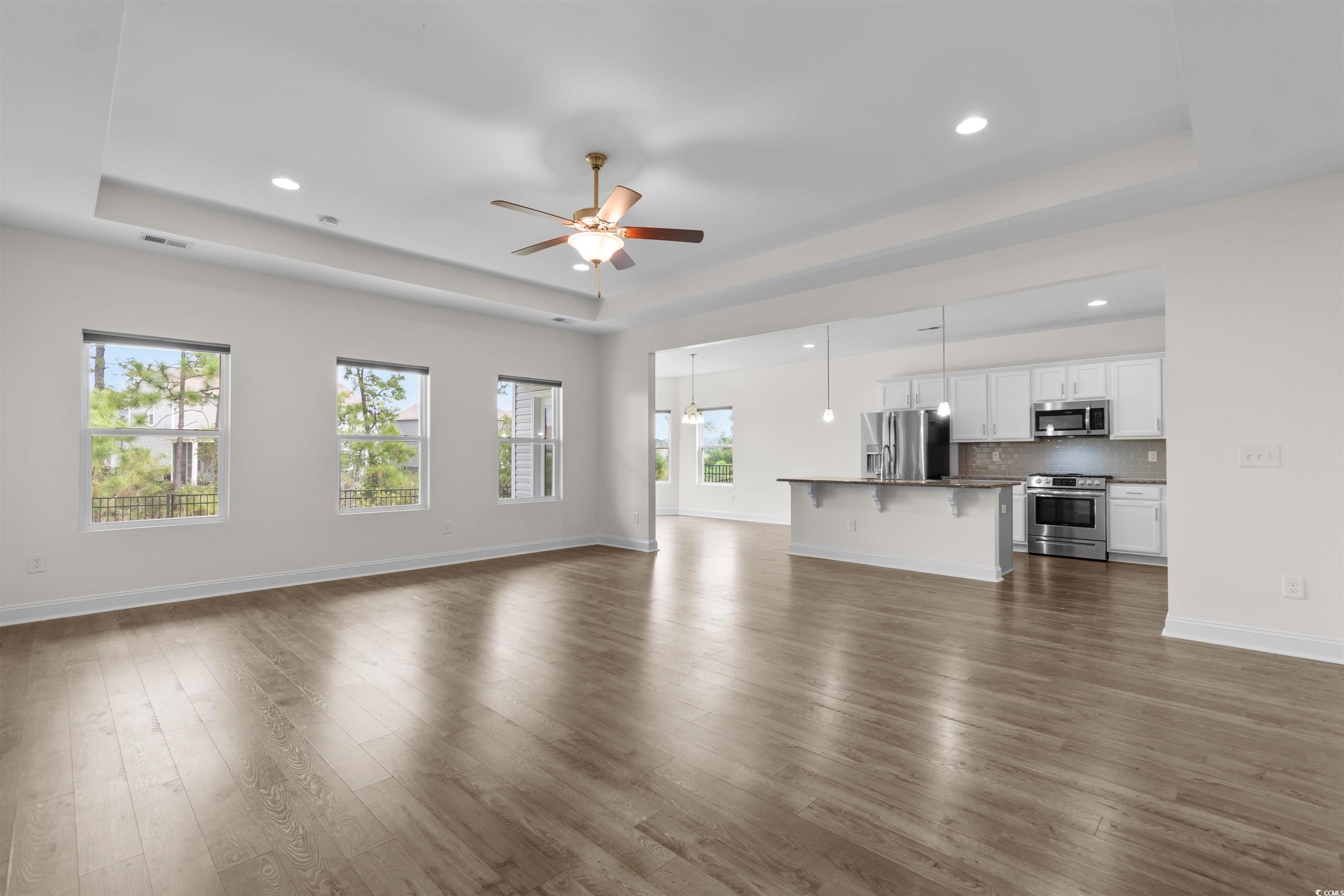 213 Astoria Park Loop Property Photo 6