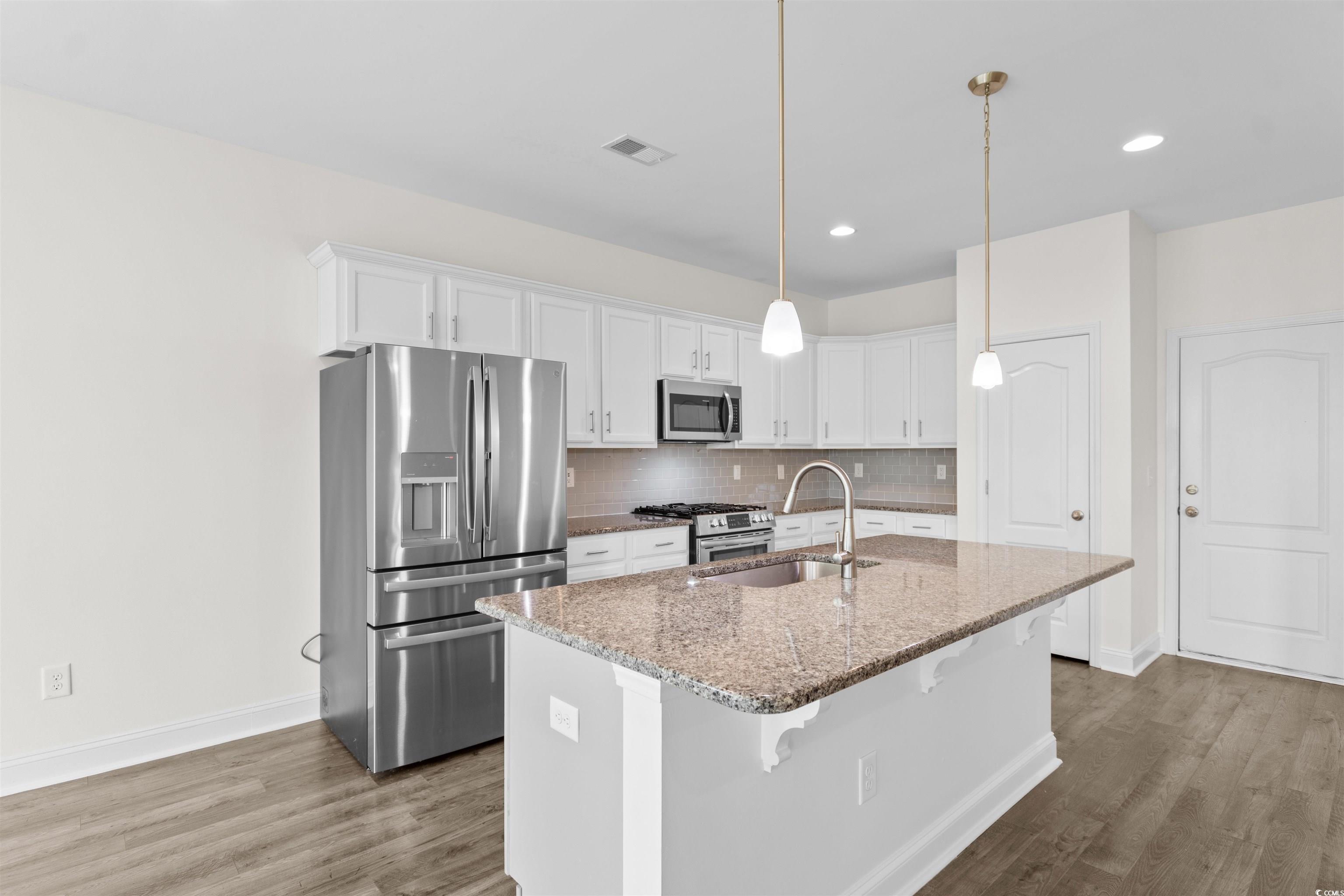 213 Astoria Park Loop Property Photo 9