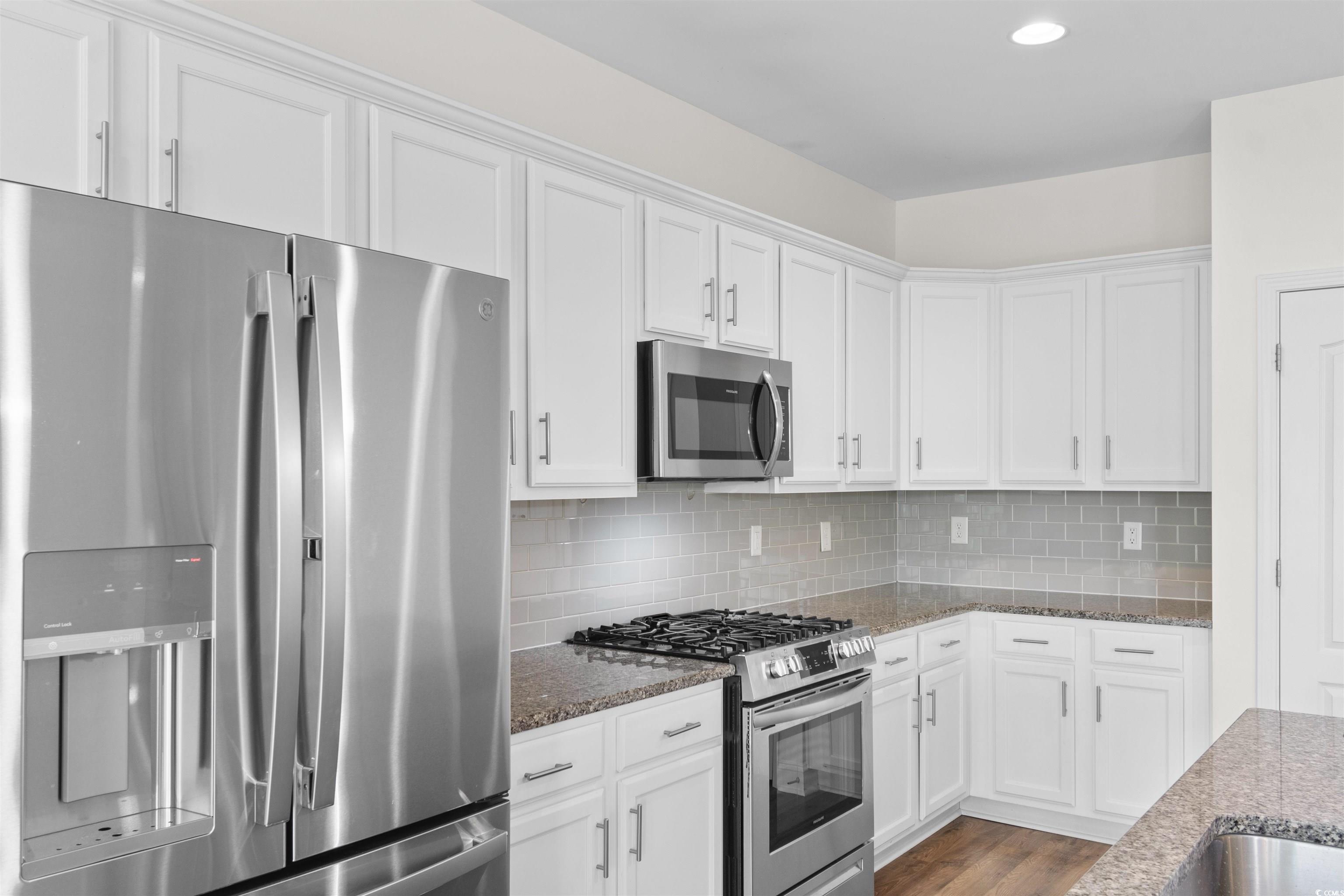 213 Astoria Park Loop Property Photo 12