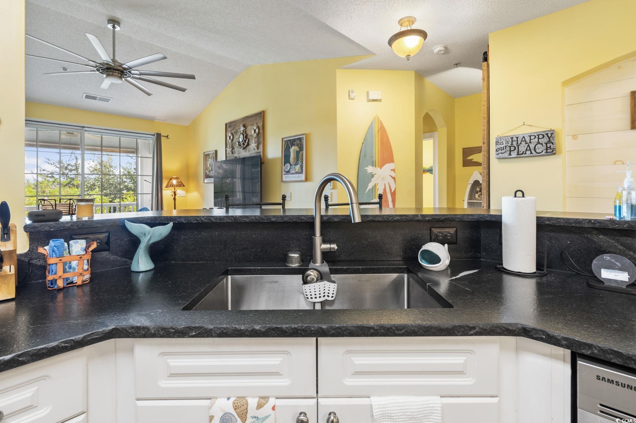 6203 Catalina Dr. Property Photo 11