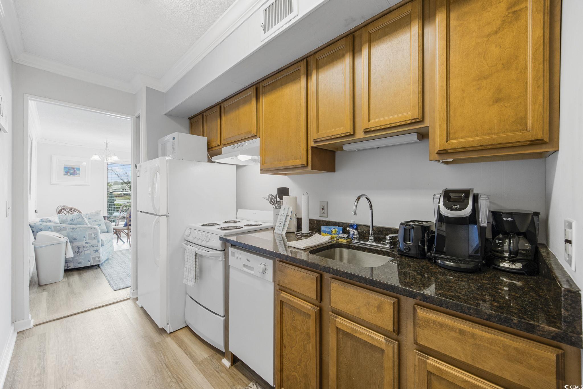 9400 Shore Dr. Property Photo 6