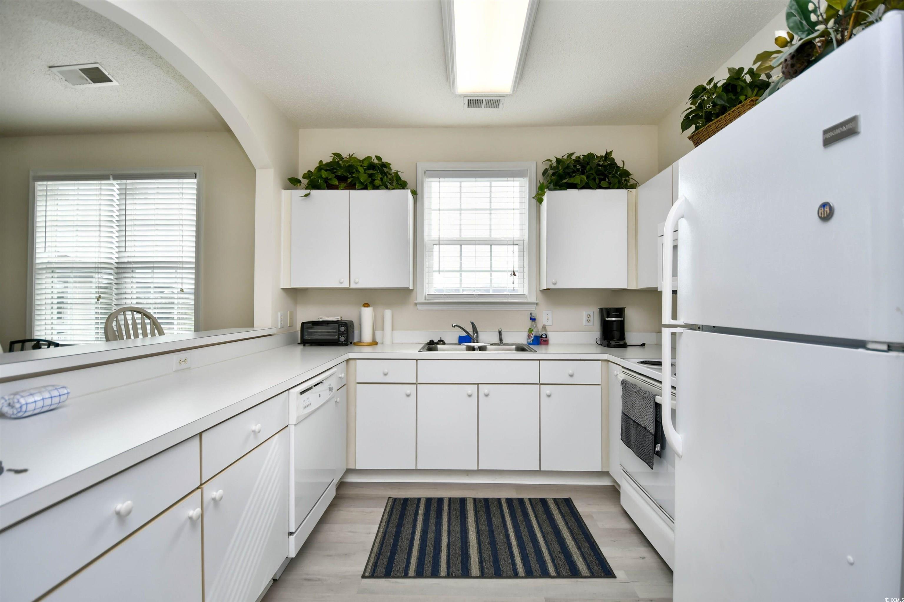 5750 Oyster Catcher Dr. Property Photo 4