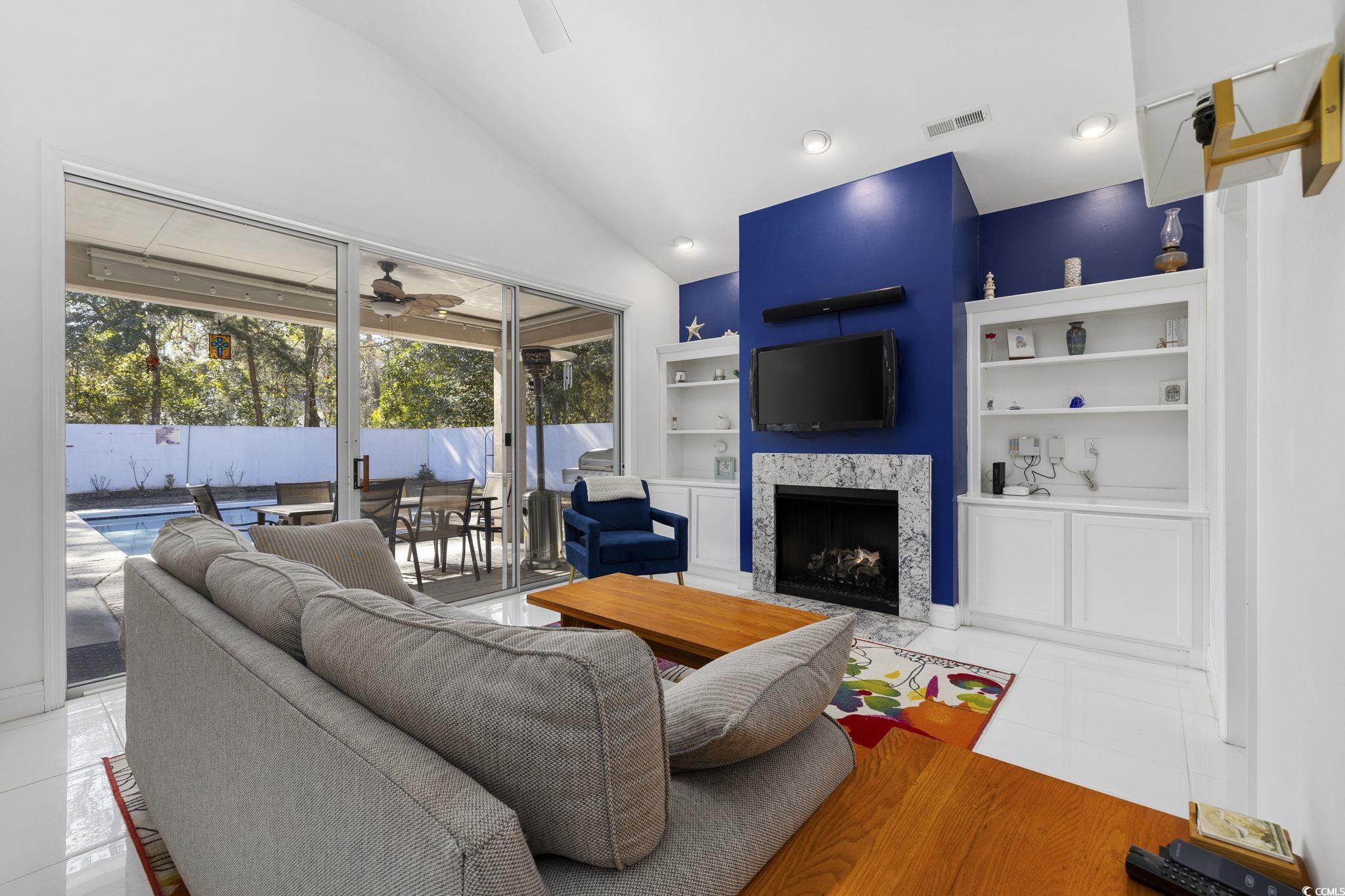 1201 Trisail Ln Property Photo 2