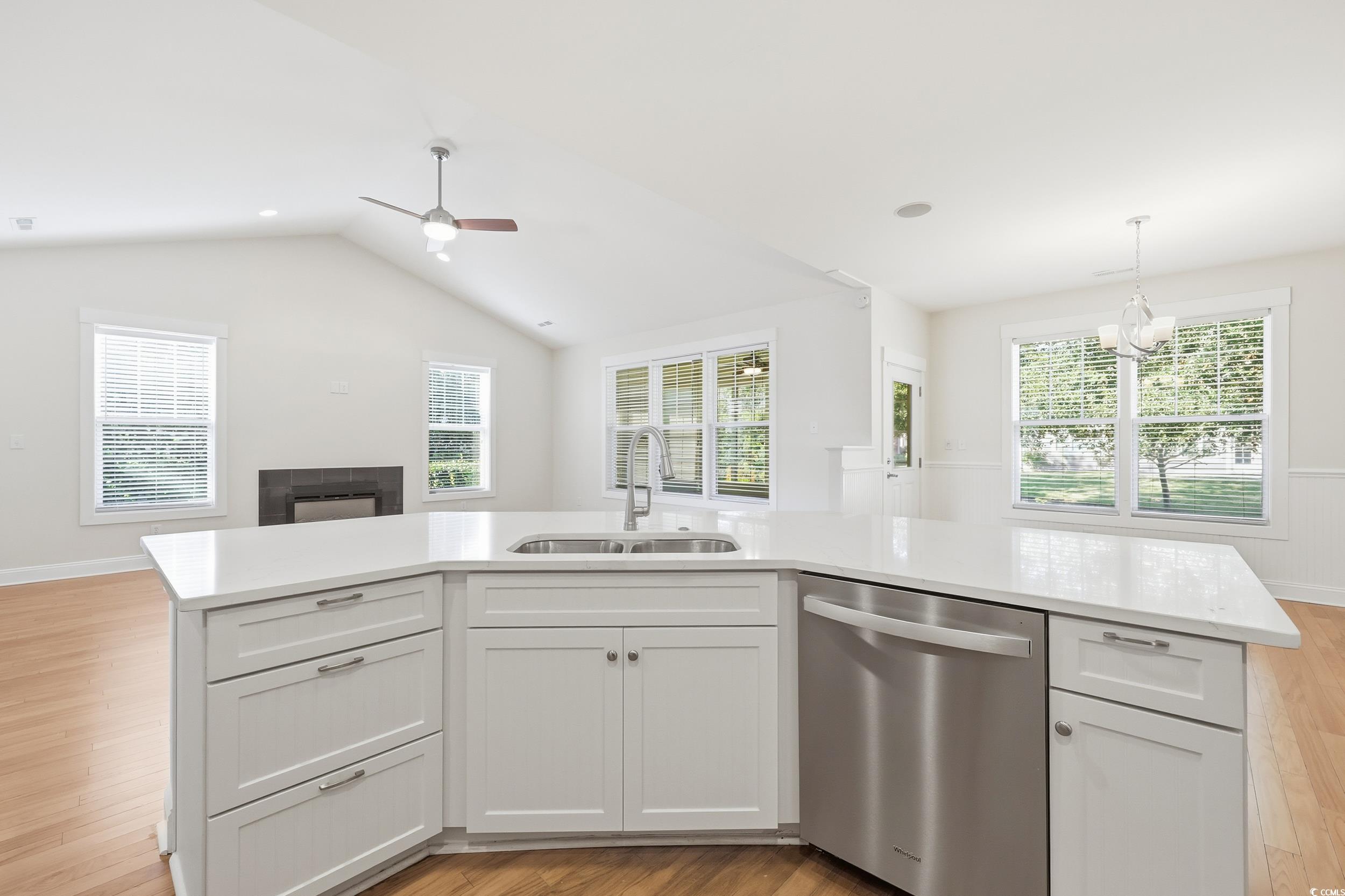 1405 Surf Pointe Dr. Property Photo 17