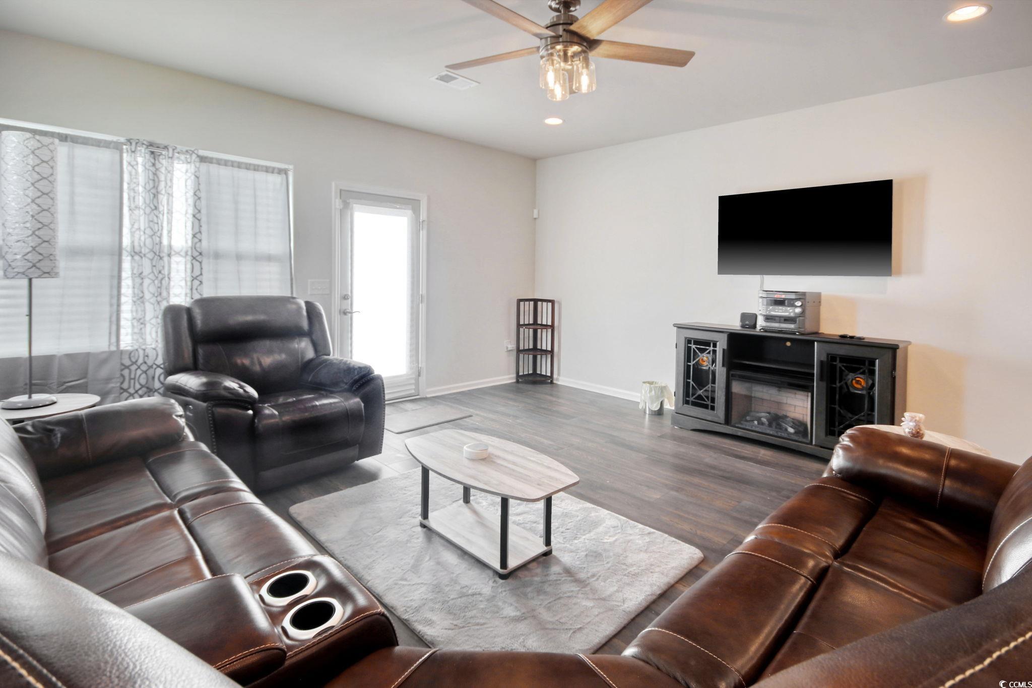 2942 Ellesmere Circle Property Photo 13