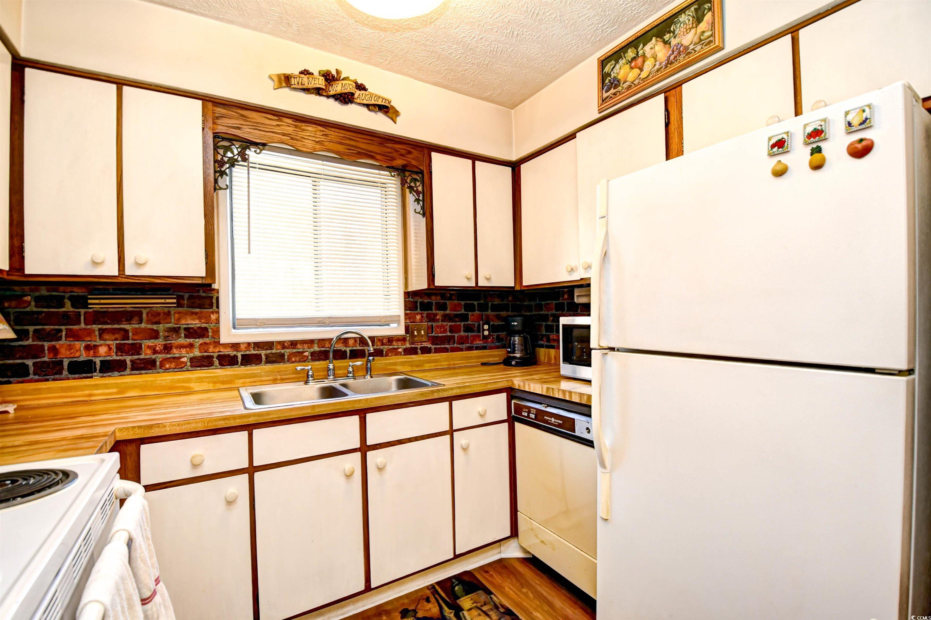 305 21st Ave. S Property Photo 14