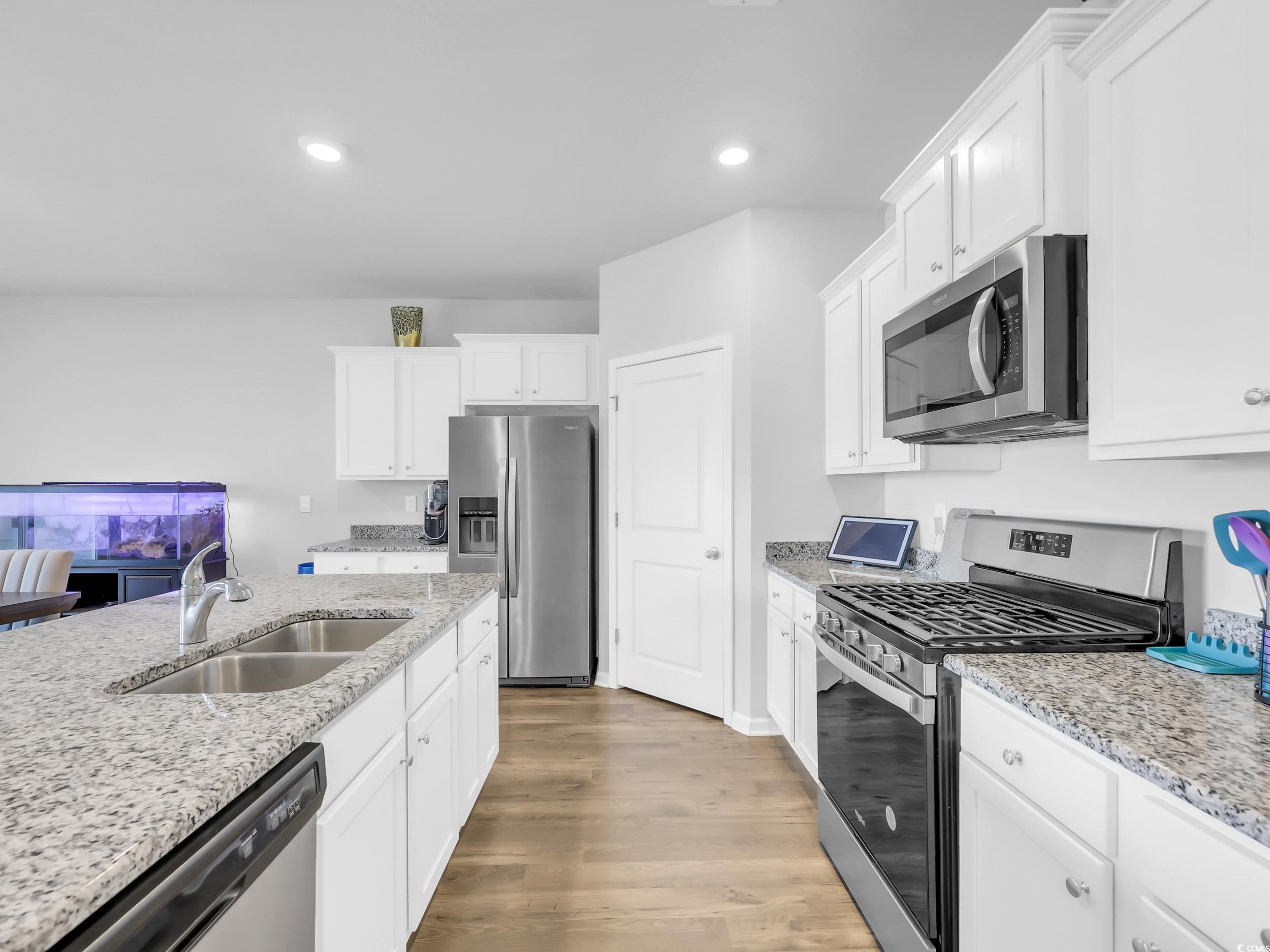 2177 Ainsley Dr. Property Photo 2