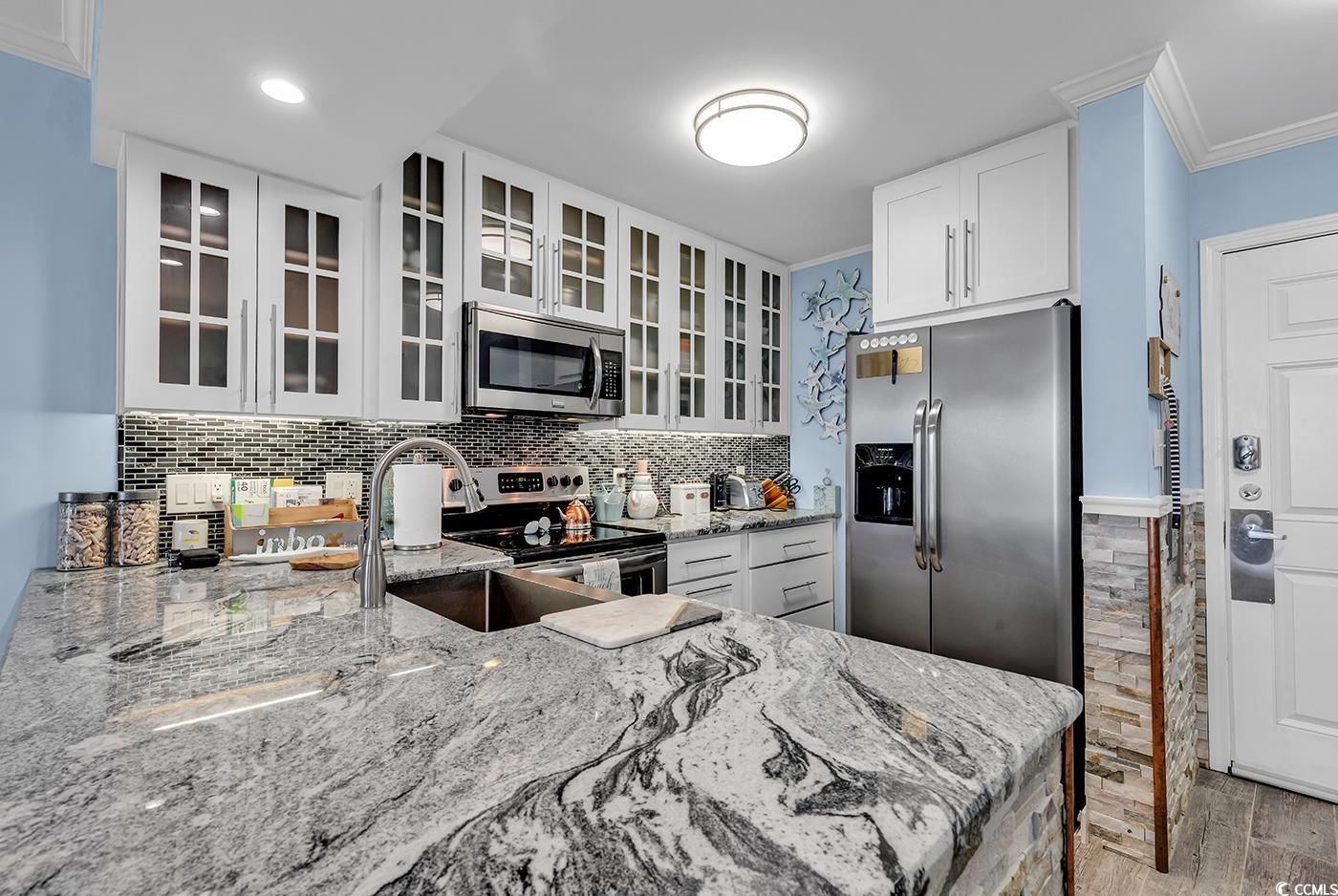 9400 Shore Dr. Property Photo 3