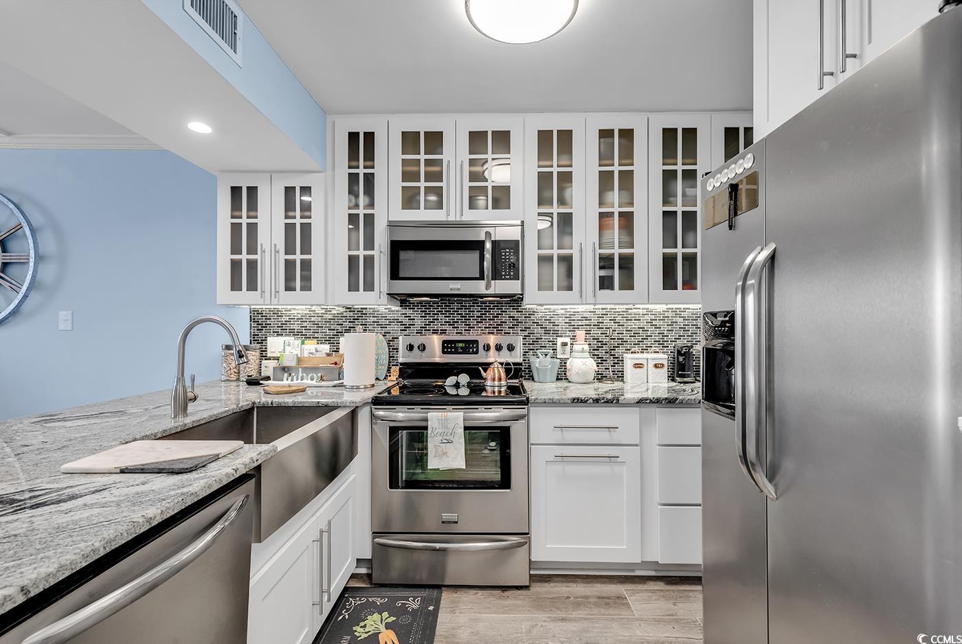 9400 Shore Dr. Property Photo 6