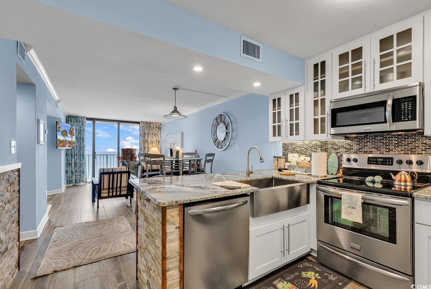 9400 Shore Dr. Property Photo 7