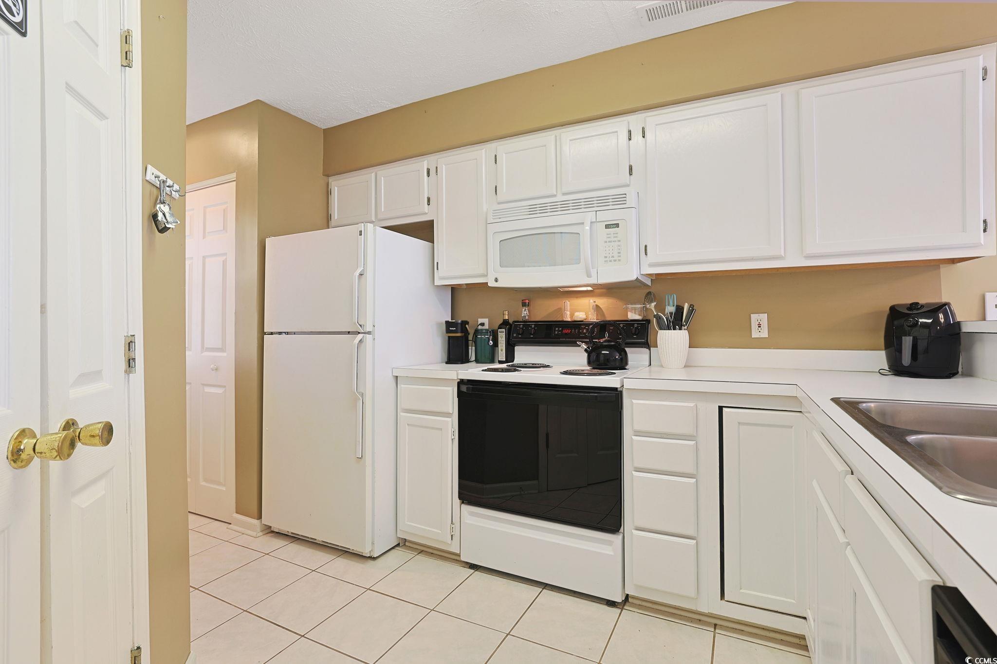 549 White River Dr. Property Photo 7