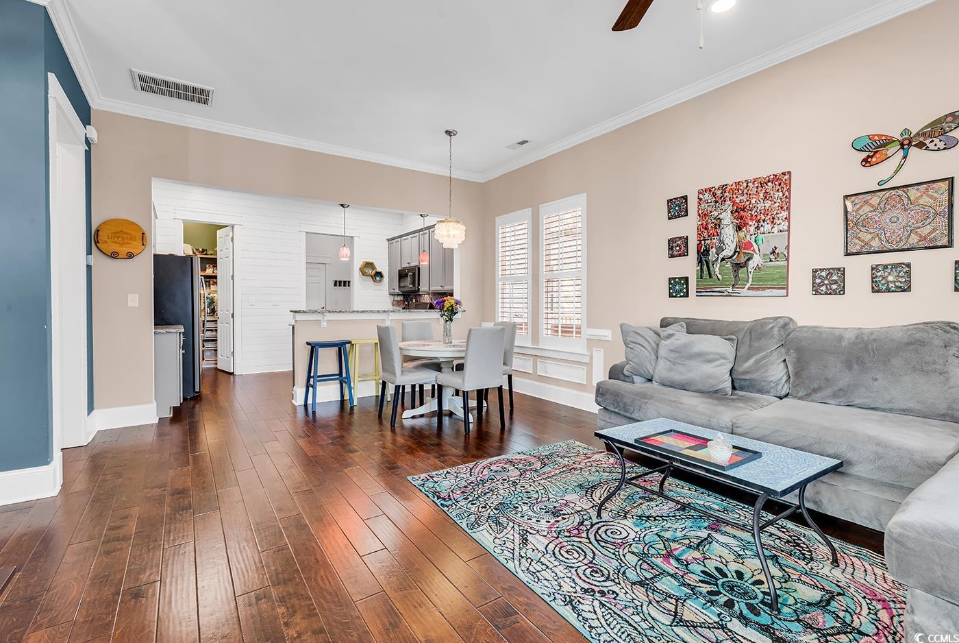 1411 Peterson St. Property Photo 3