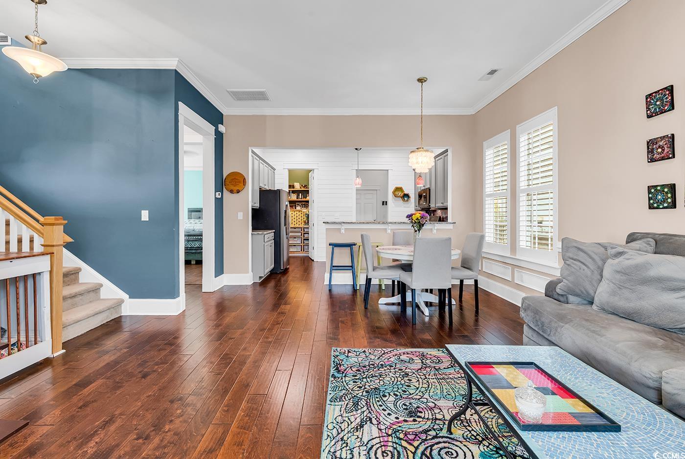 1411 Peterson St. Property Photo 4