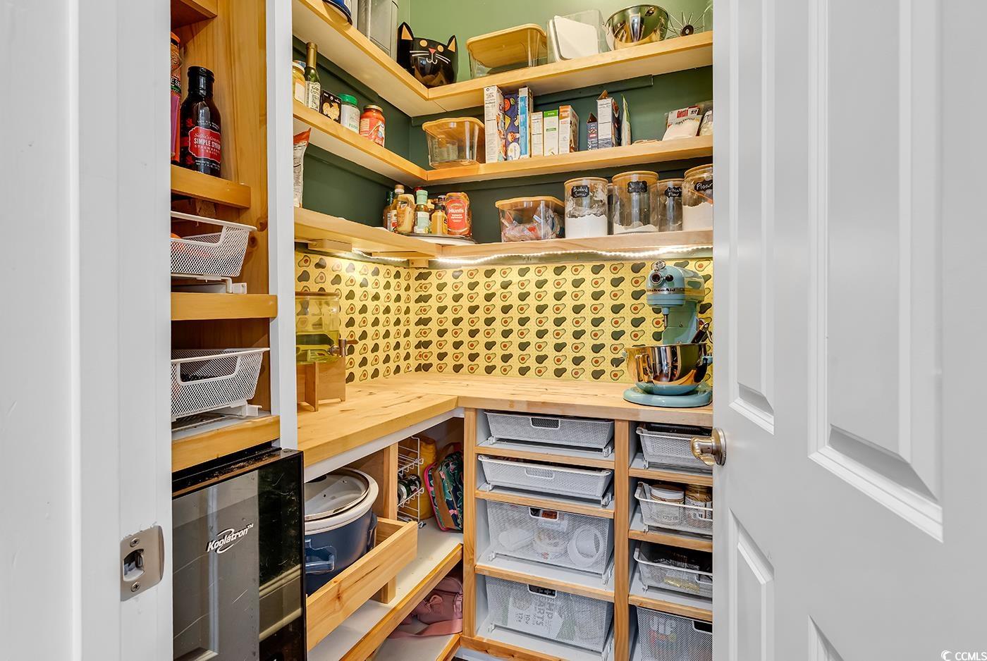 1411 Peterson St. Property Photo 10