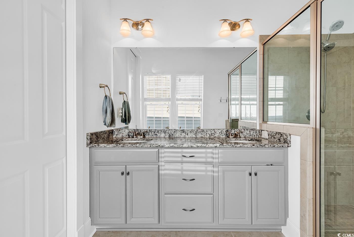 1411 Peterson St. Property Photo 17