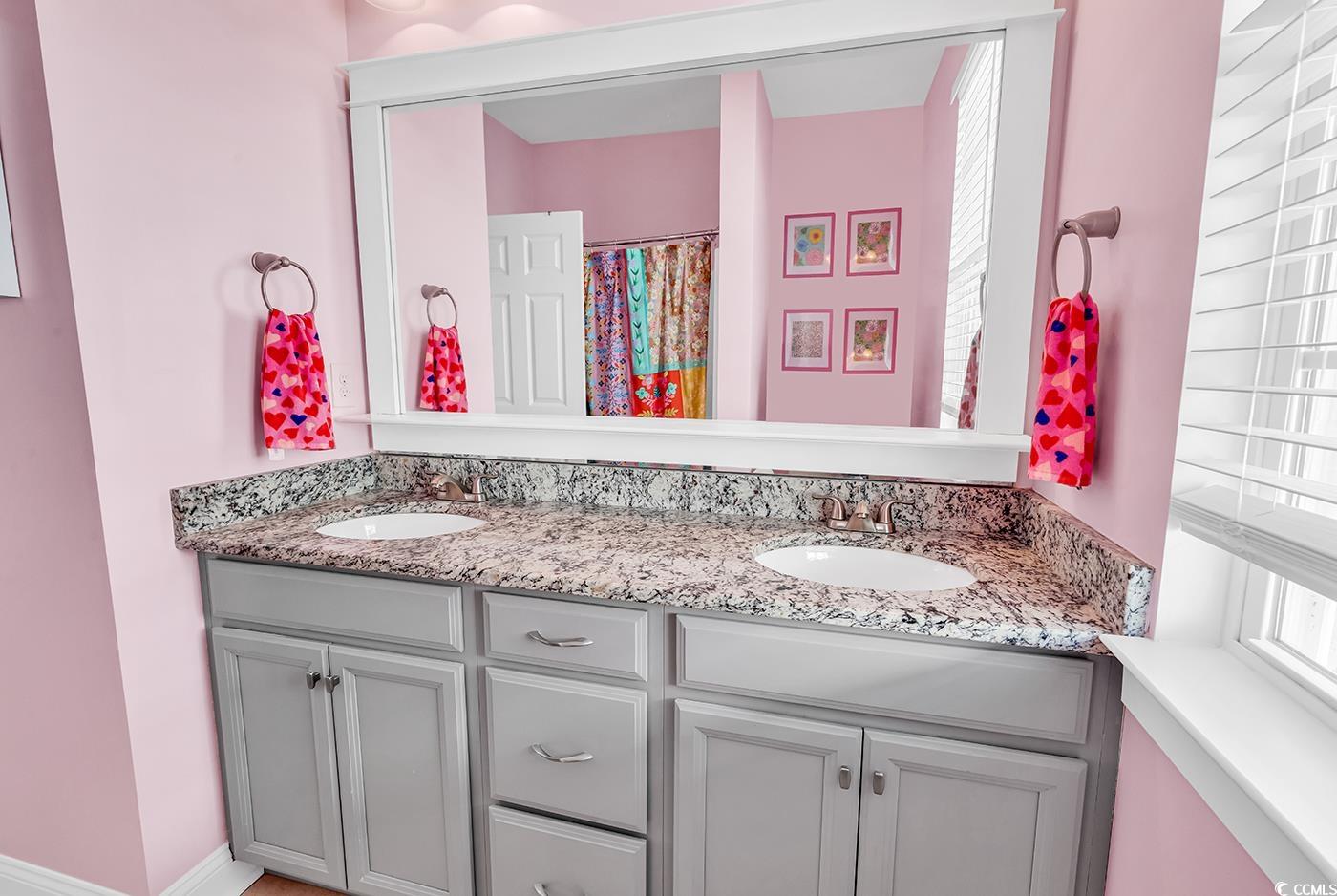 1411 Peterson St. Property Photo 25