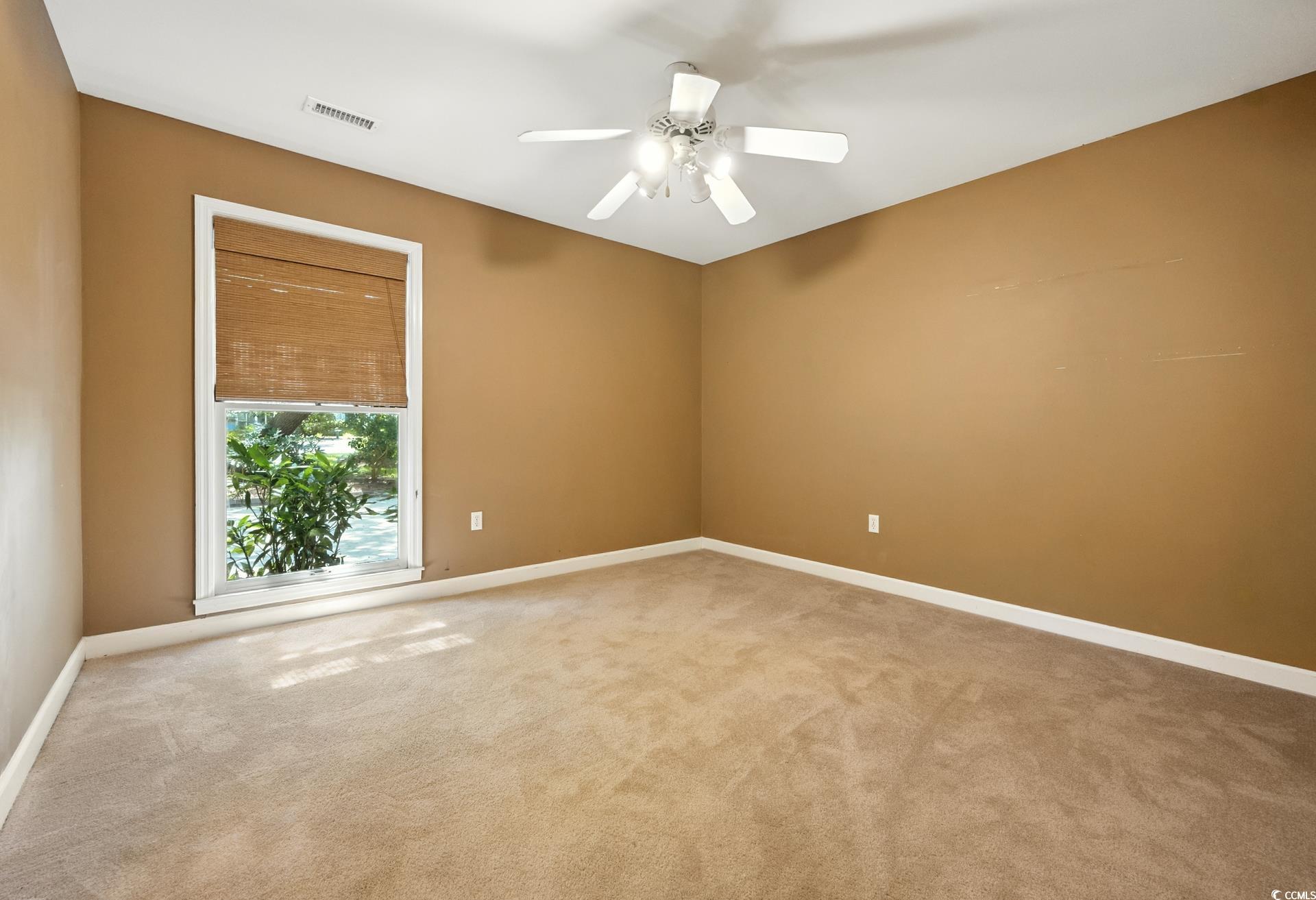 695 Country Club Dr. Property Photo 17