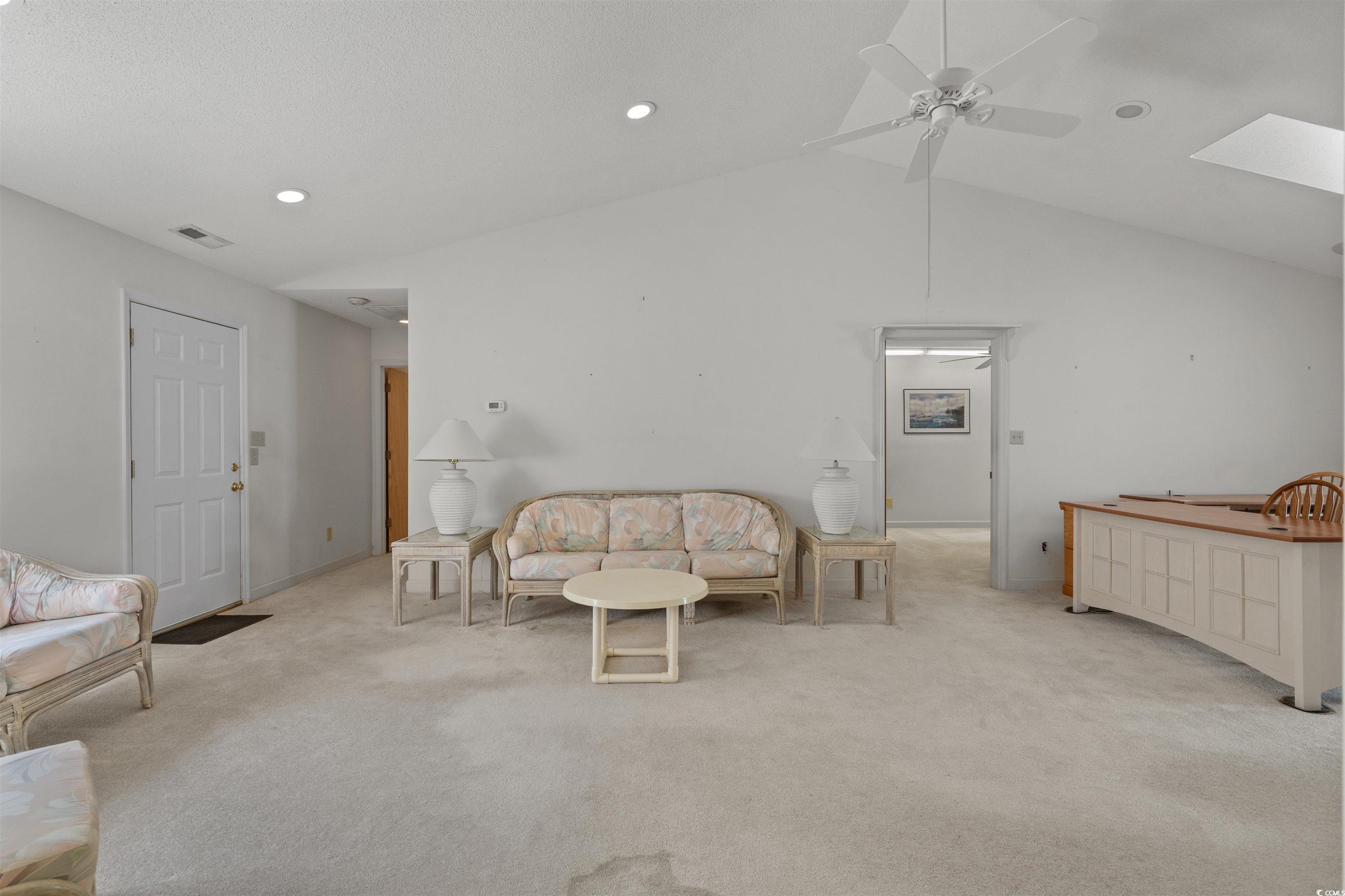 2142 Marion Circle Property Photo 4