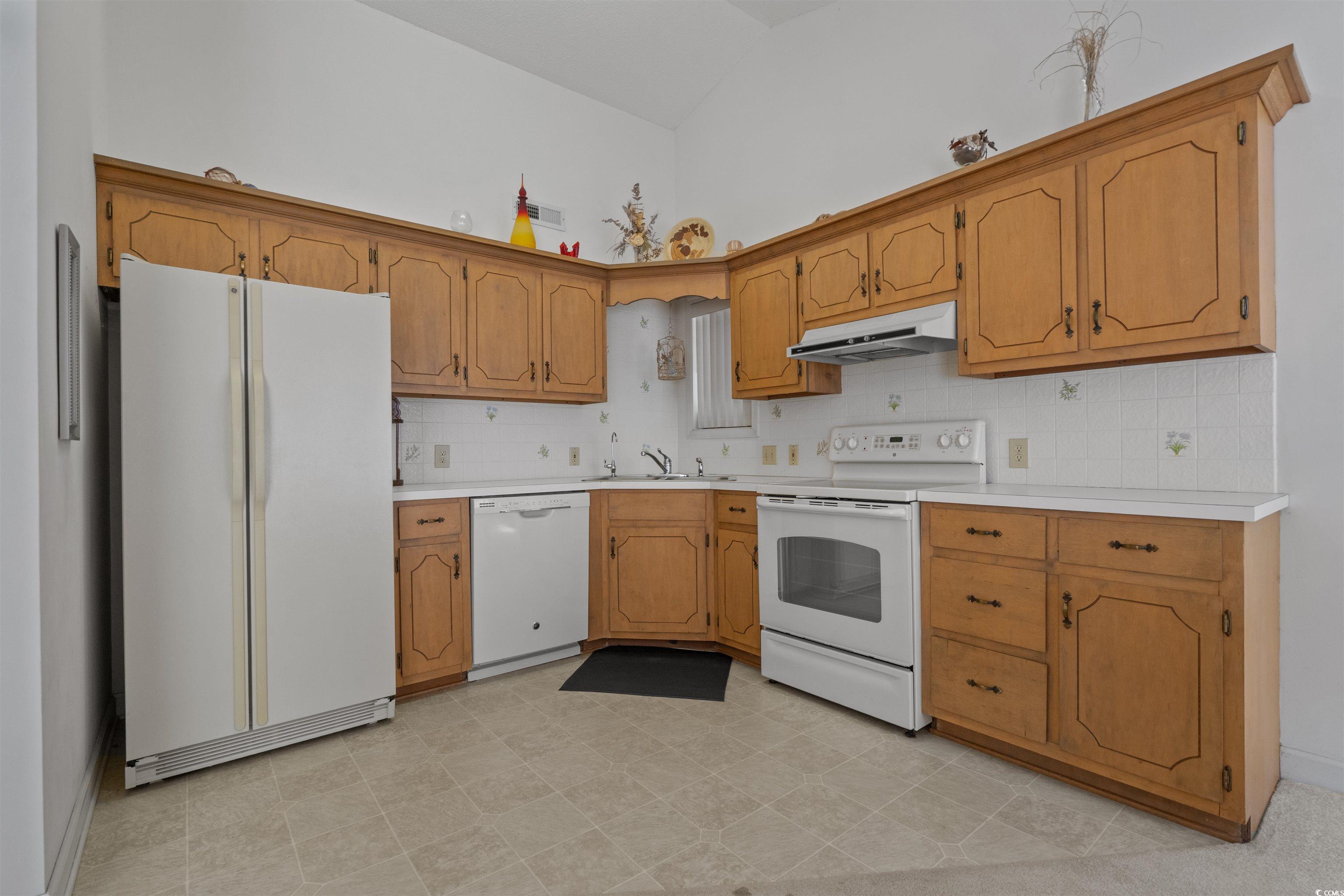 2142 Marion Circle Property Photo 9