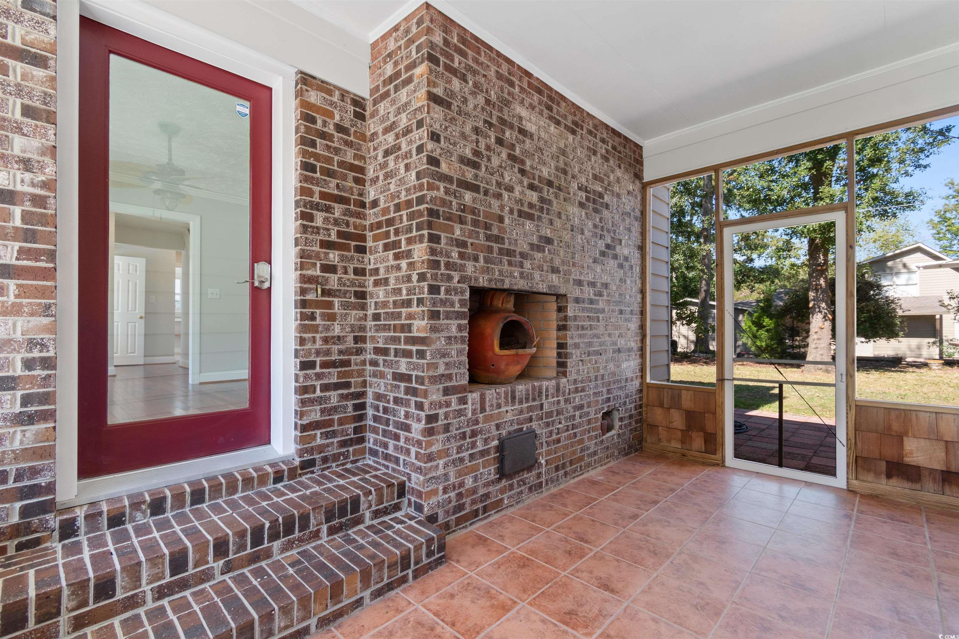 1616 26th Ave N Property Photo 2