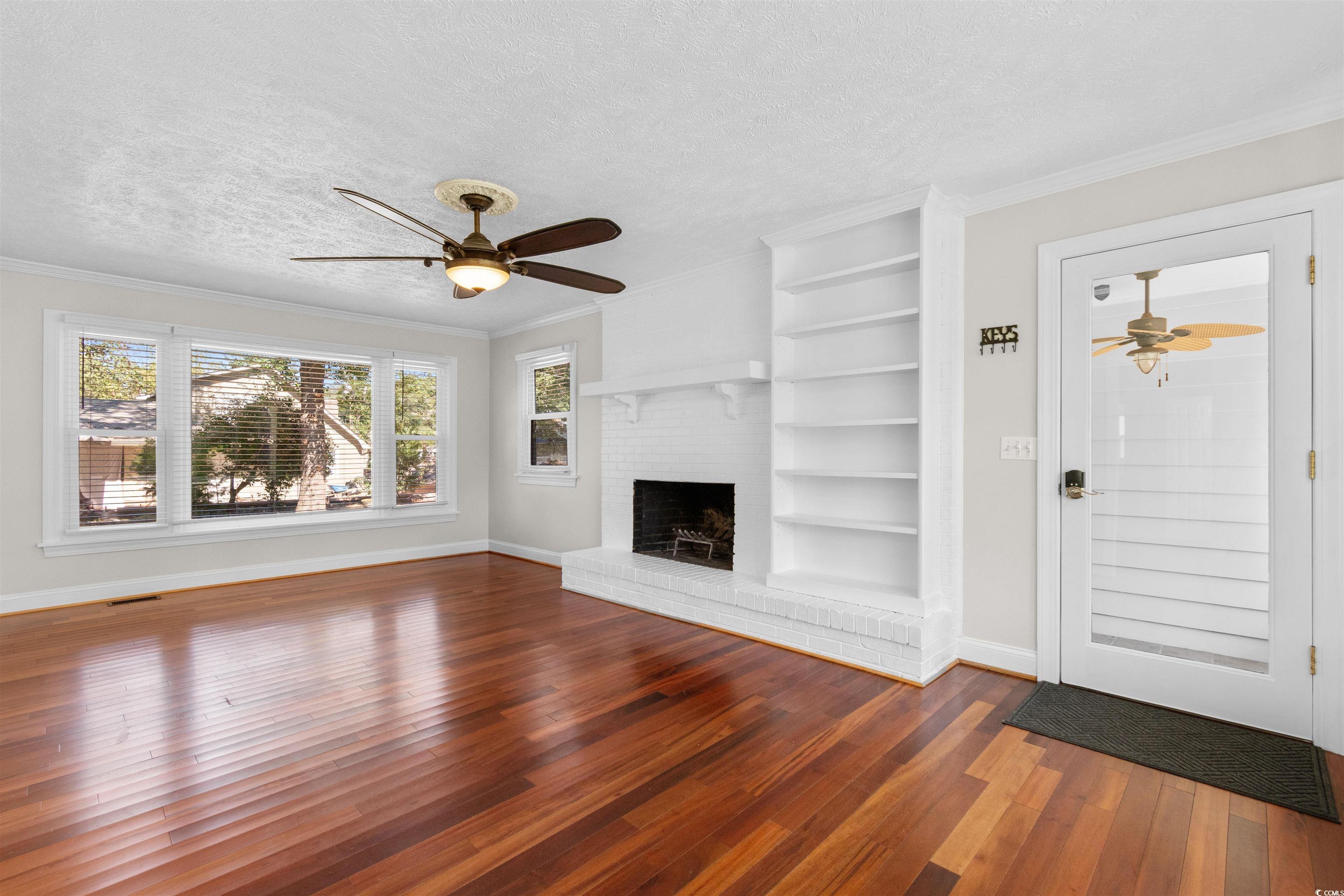 1616 26th Ave N Property Photo 3