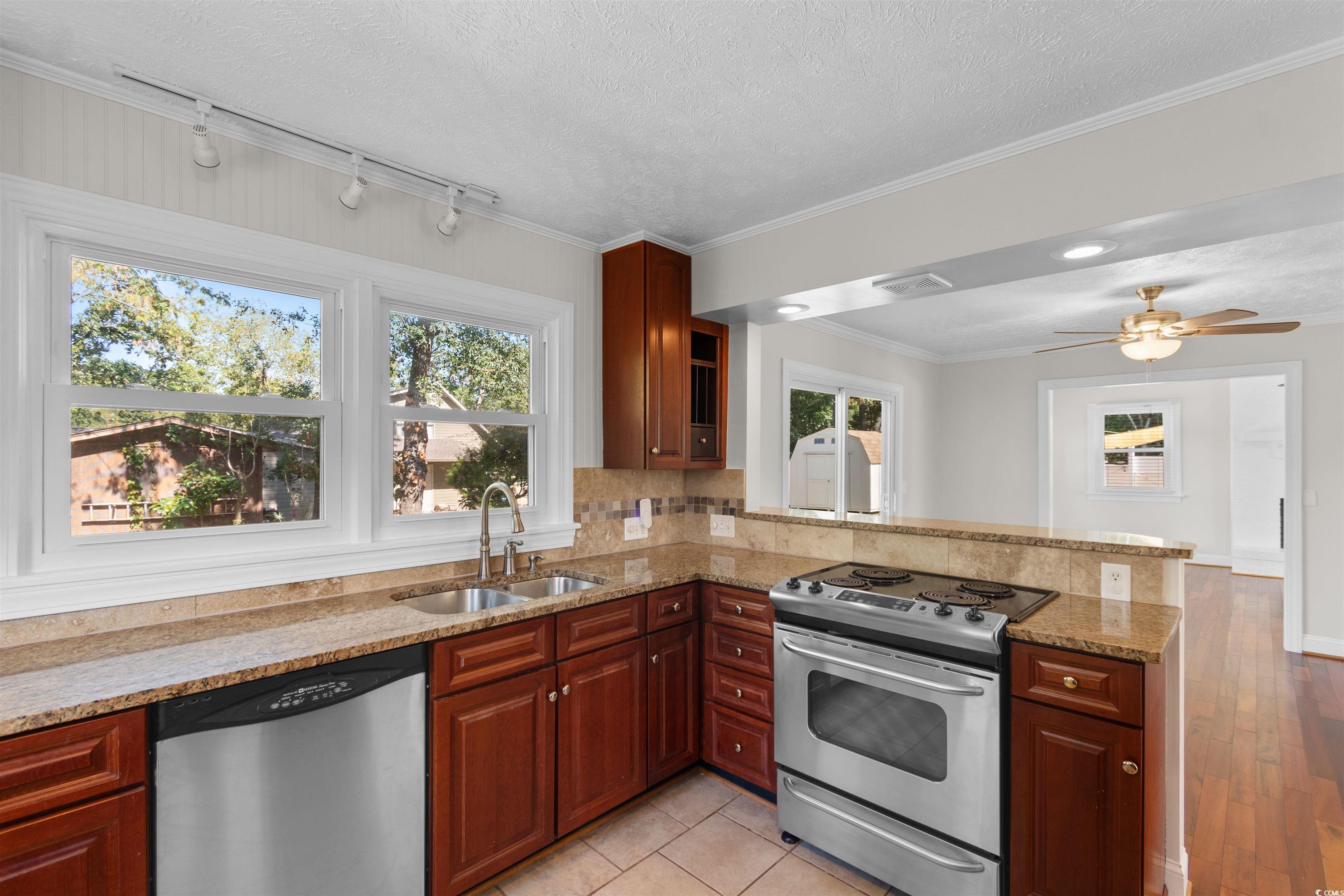 1616 26th Ave N Property Photo 7