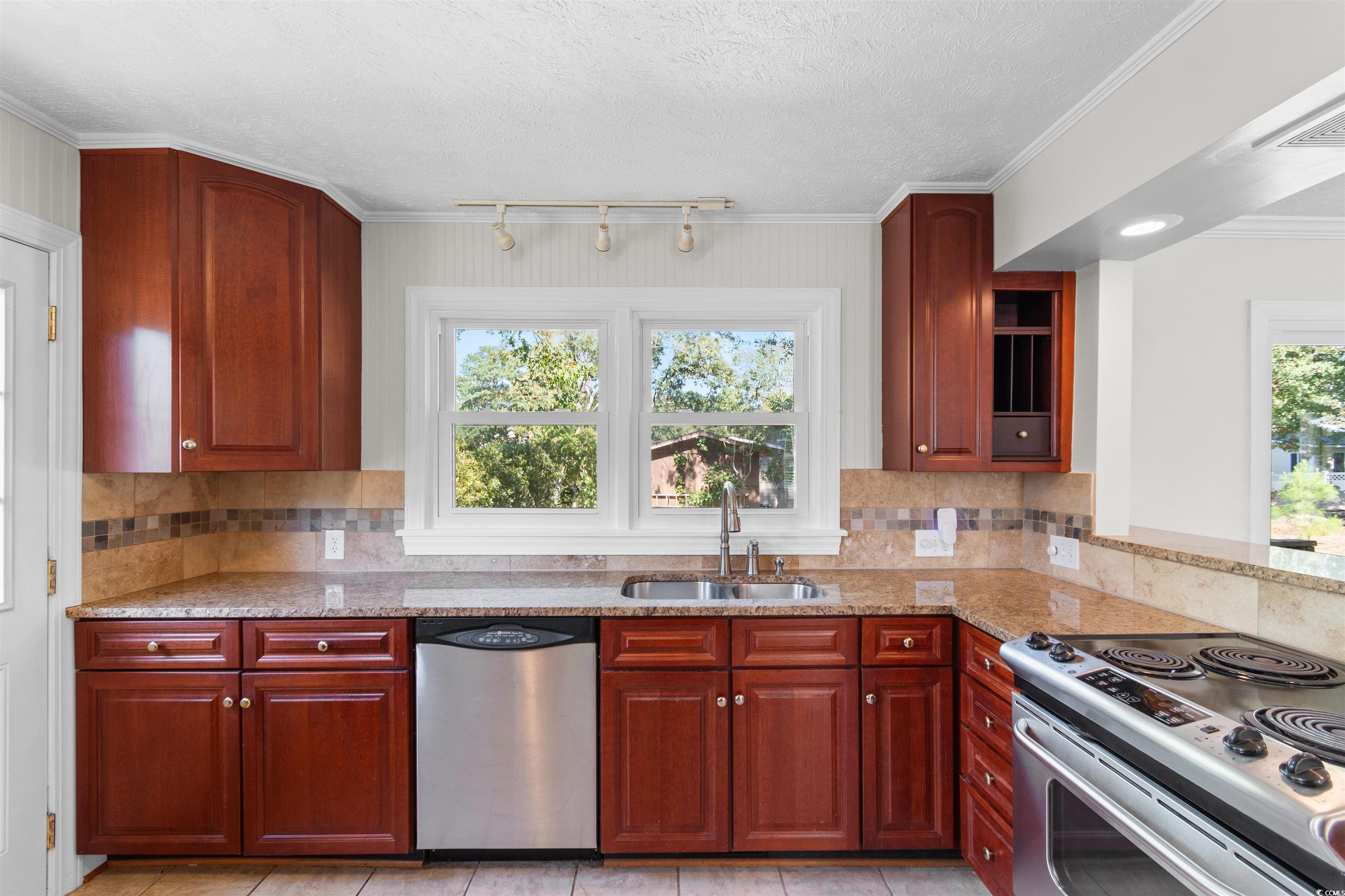 1616 26th Ave N Property Photo 8