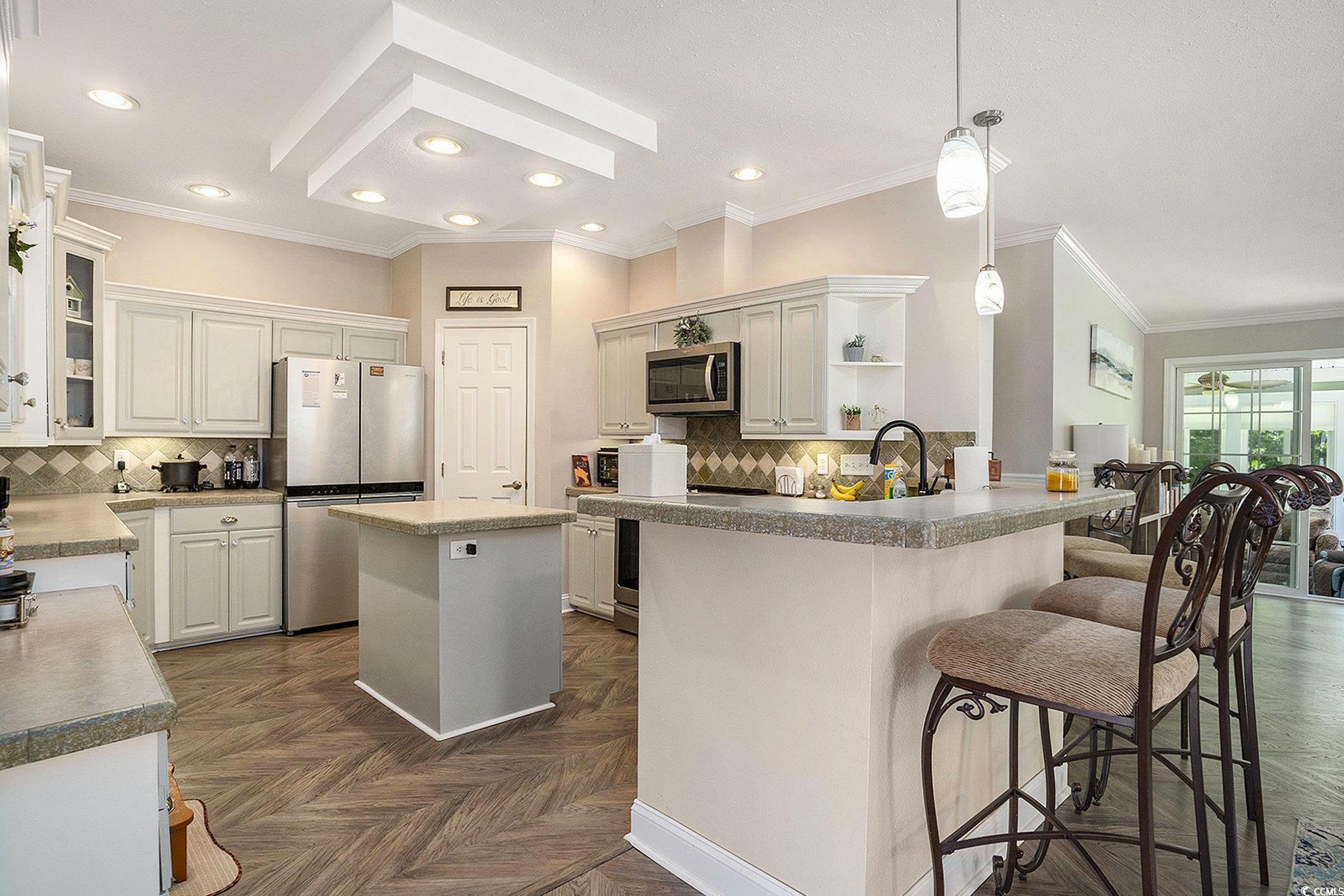 203 Lakeside Crossing Dr. Property Photo 5