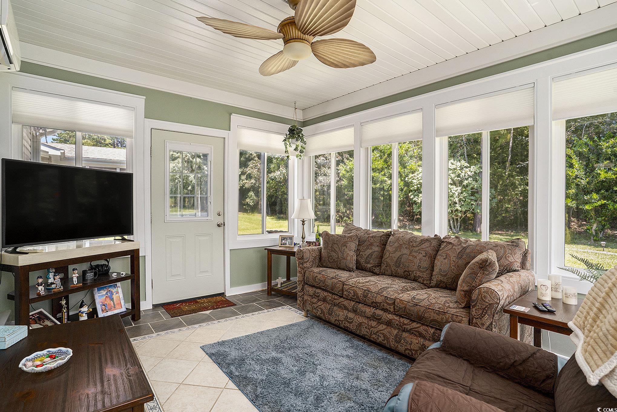 203 Lakeside Crossing Dr. Property Photo 18