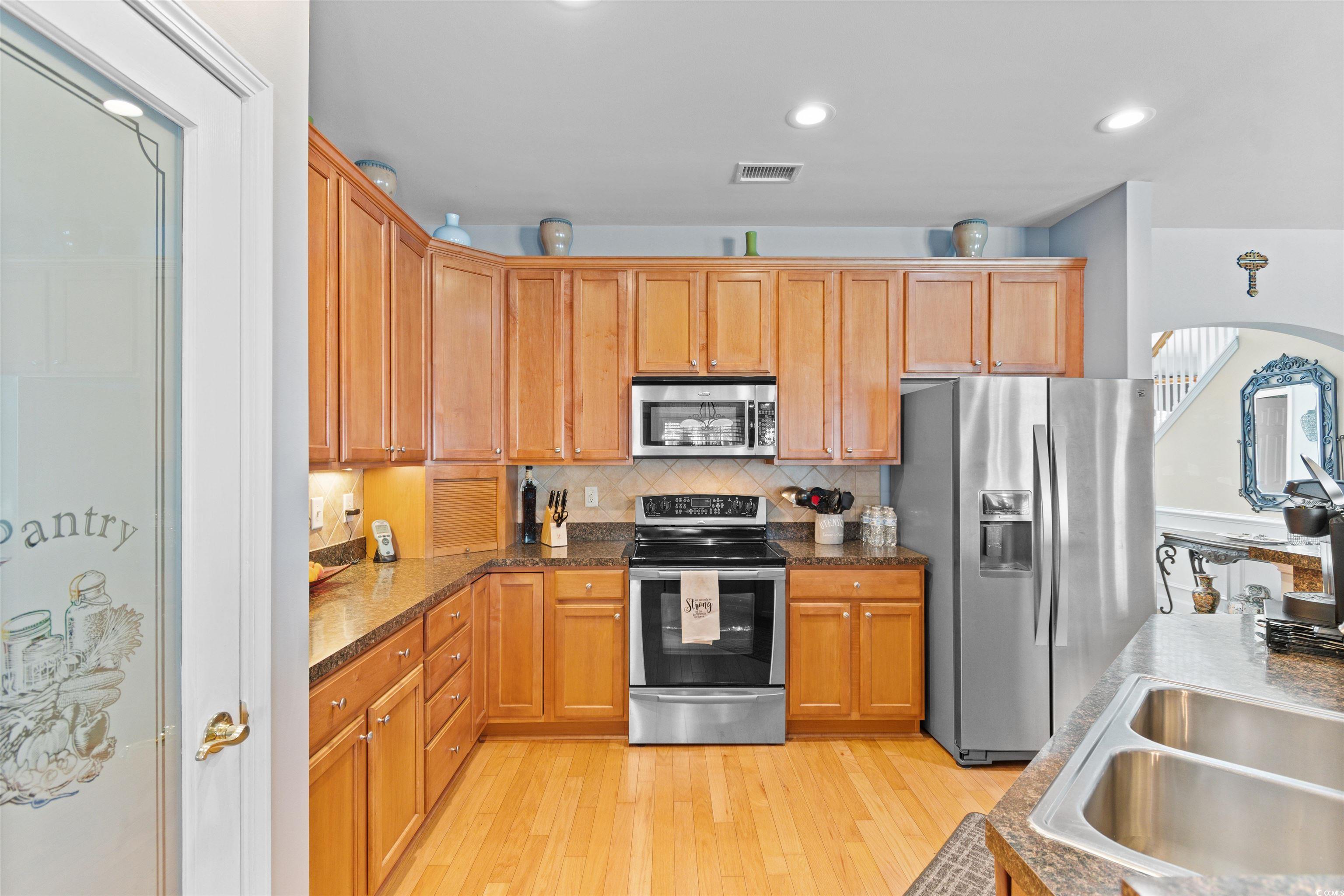 519 Heritage Point Dr. Property Photo 8