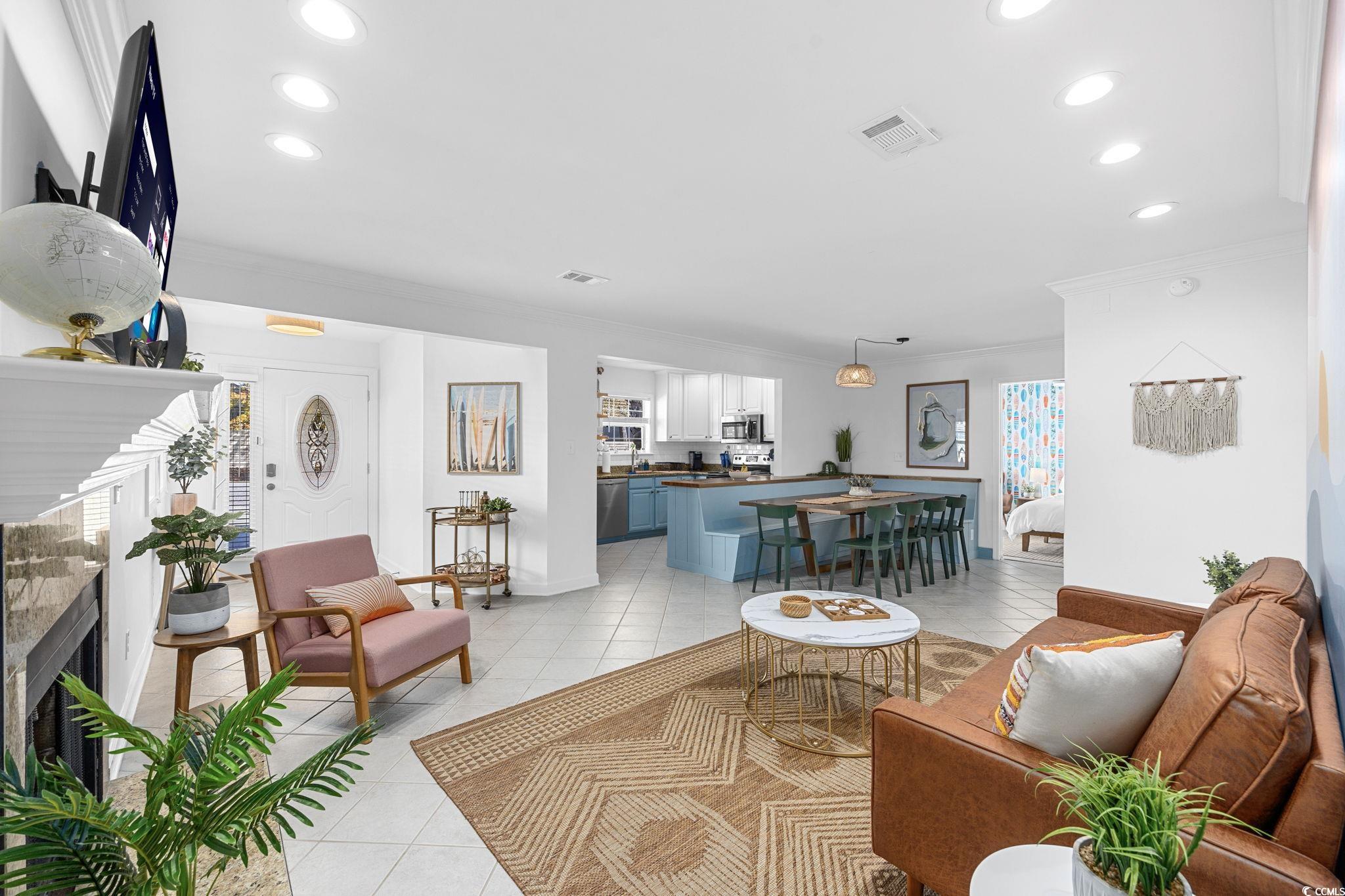 104 Ash St. Property Photo 4