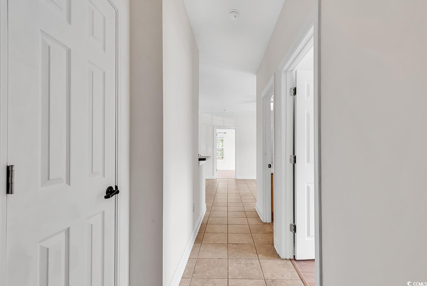 2061 Silvercrest Dr. Property Photo 3