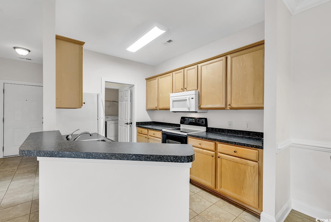 2061 Silvercrest Dr. Property Photo 12