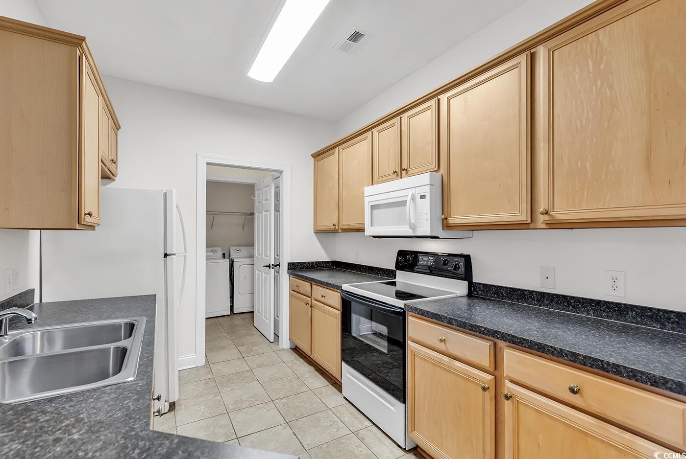 2061 Silvercrest Dr. Property Photo 13