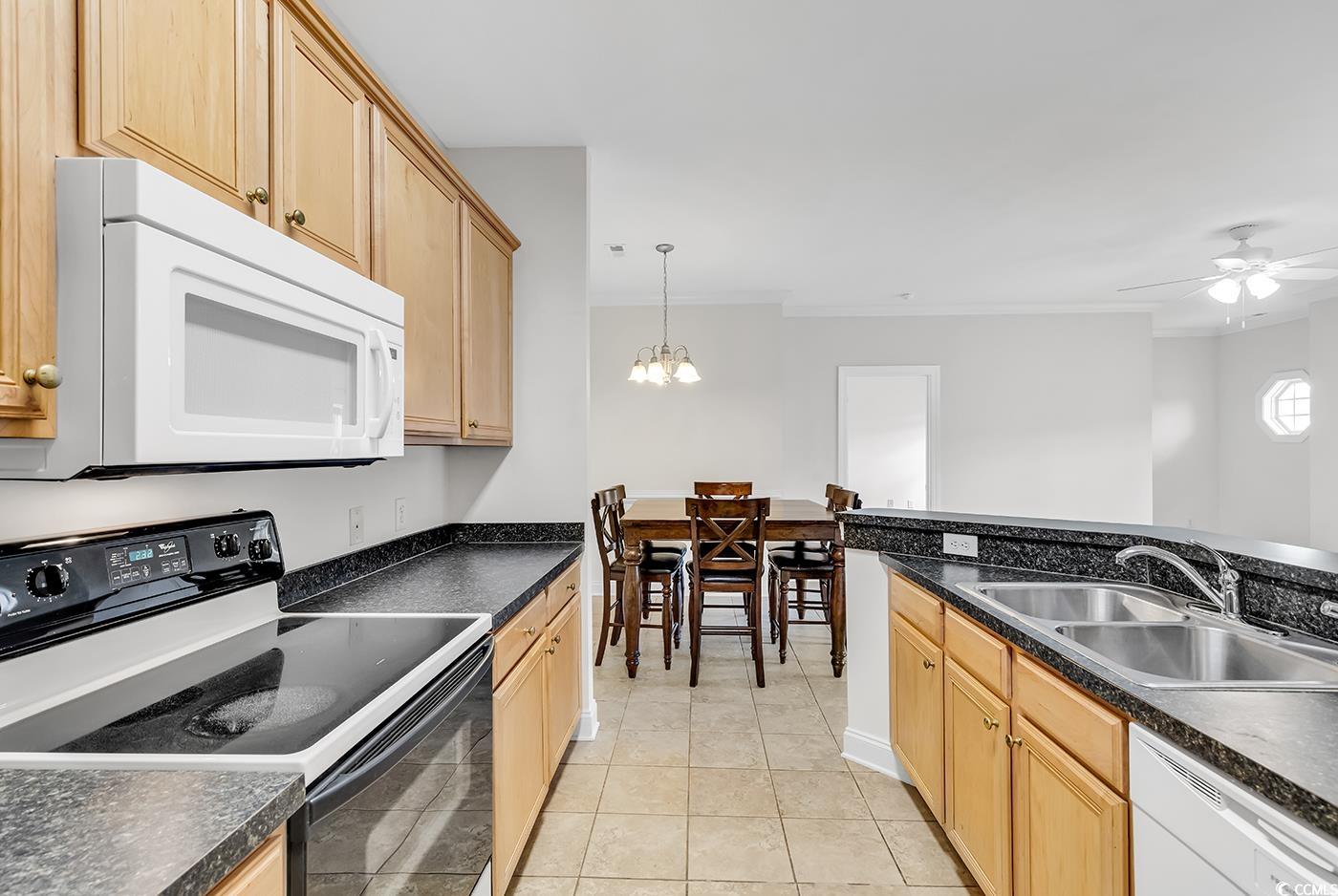 2061 Silvercrest Dr. Property Photo 14