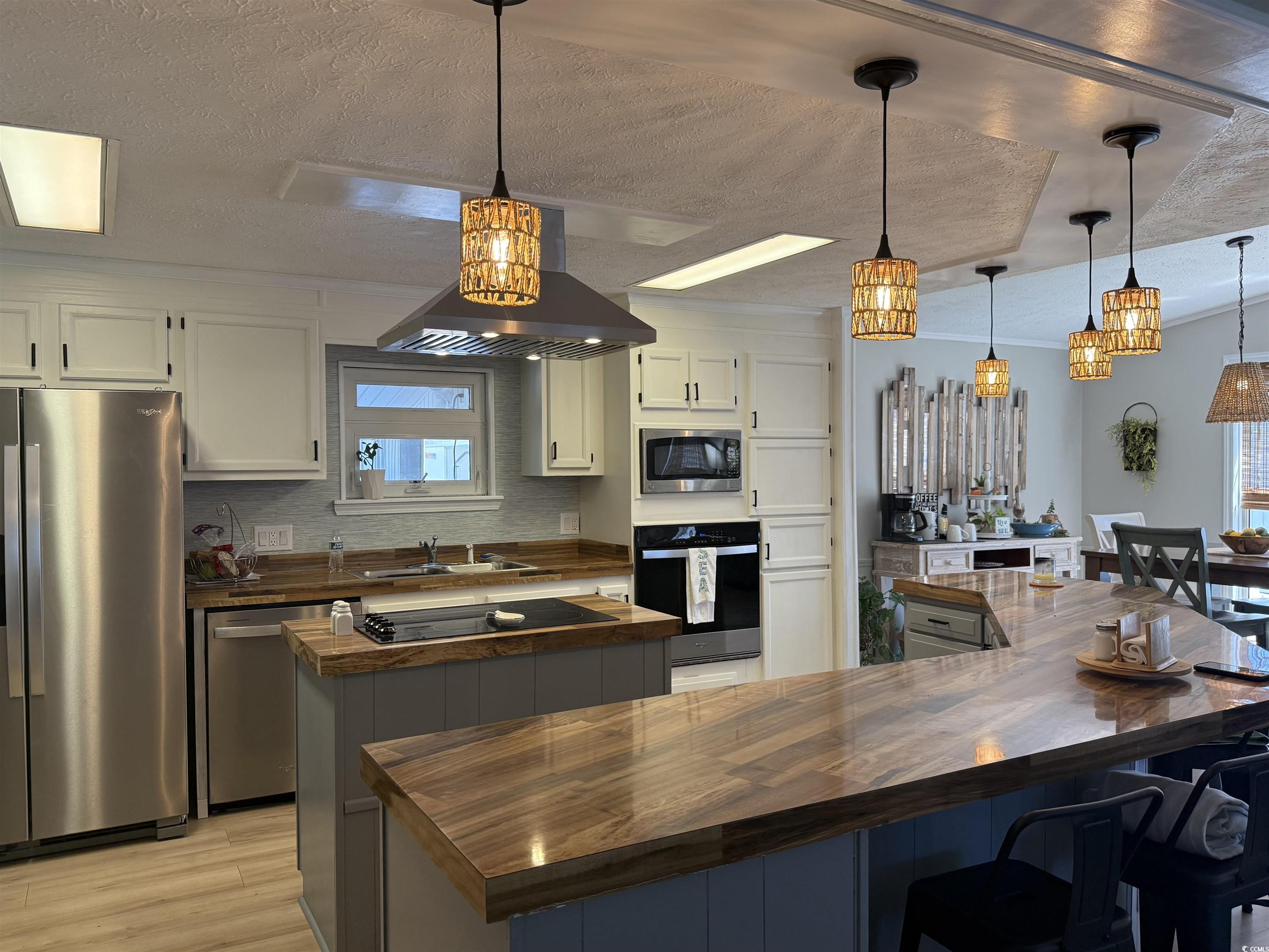 405 Twin Lakes Ct. Property Photo 4