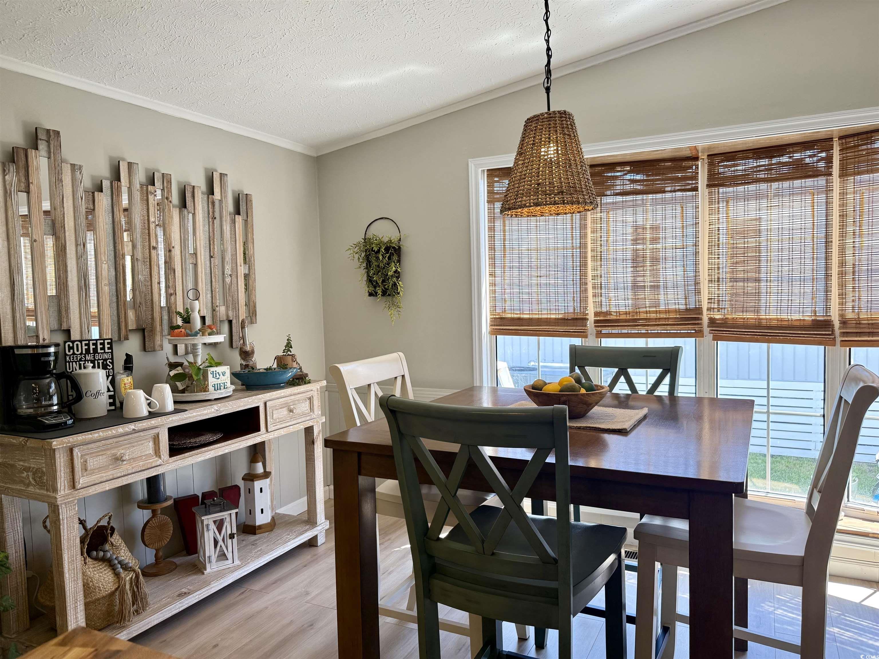 405 Twin Lakes Ct. Property Photo 6