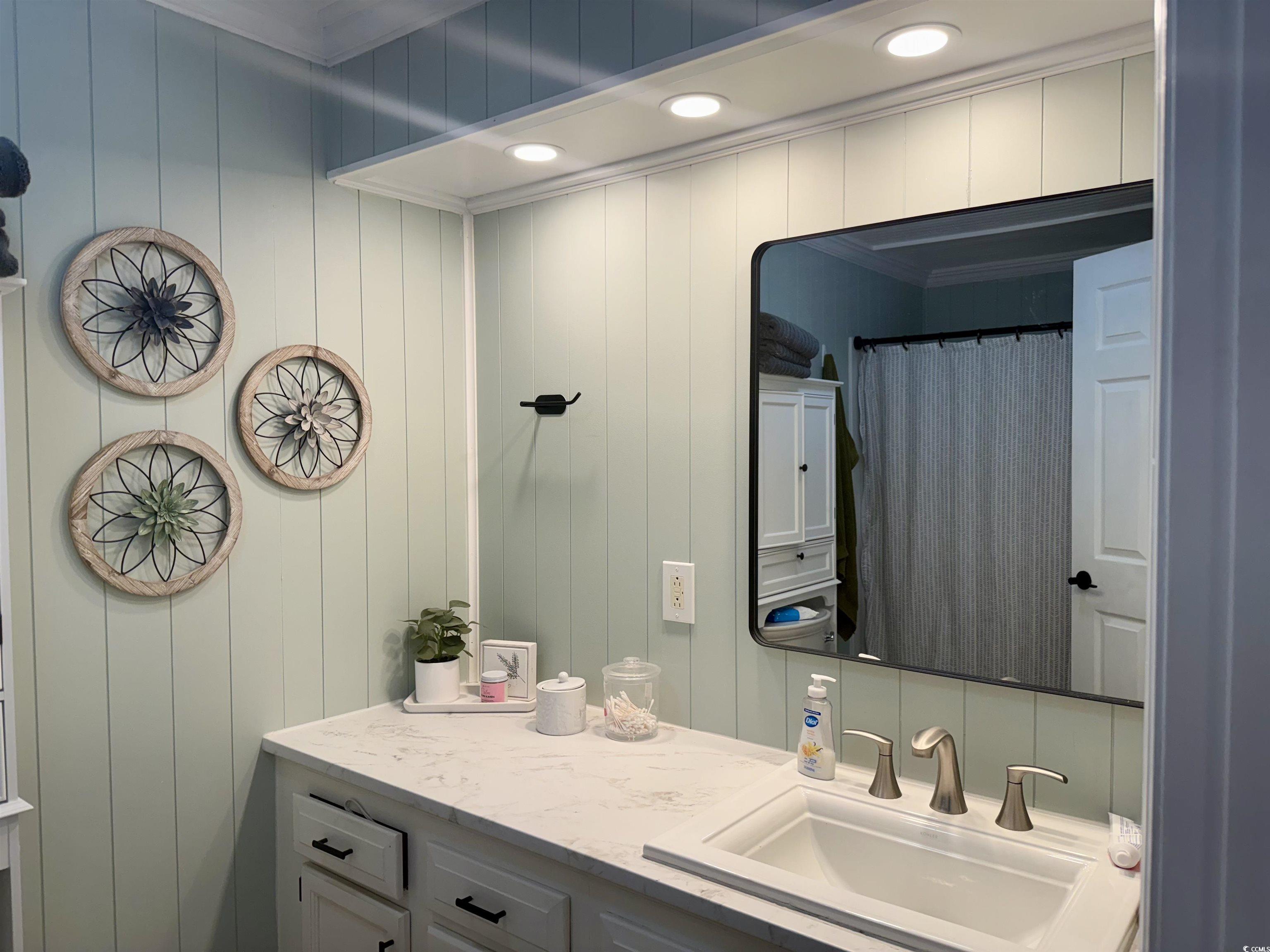 405 Twin Lakes Ct. Property Photo 15