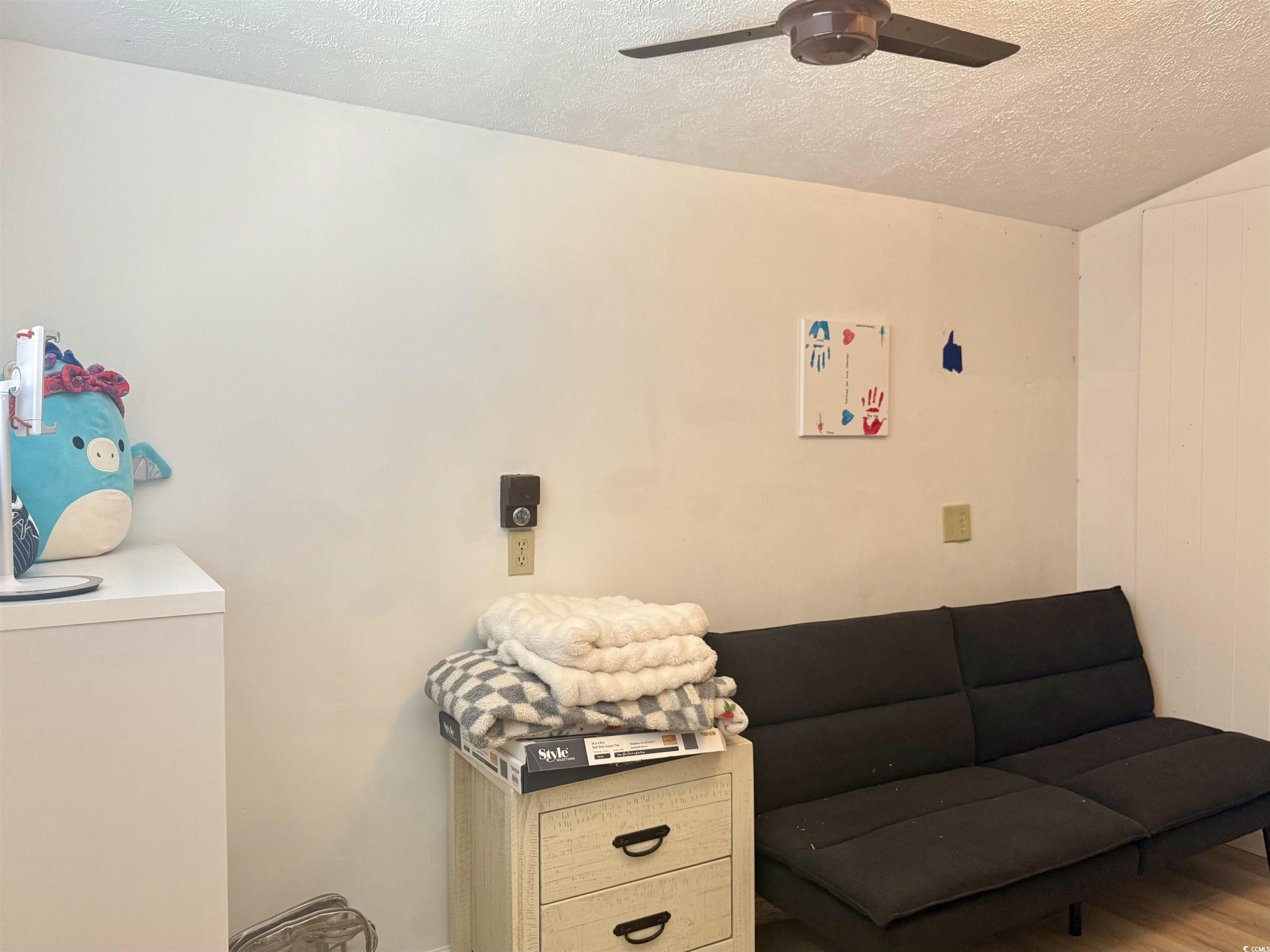 405 Twin Lakes Ct. Property Photo 22