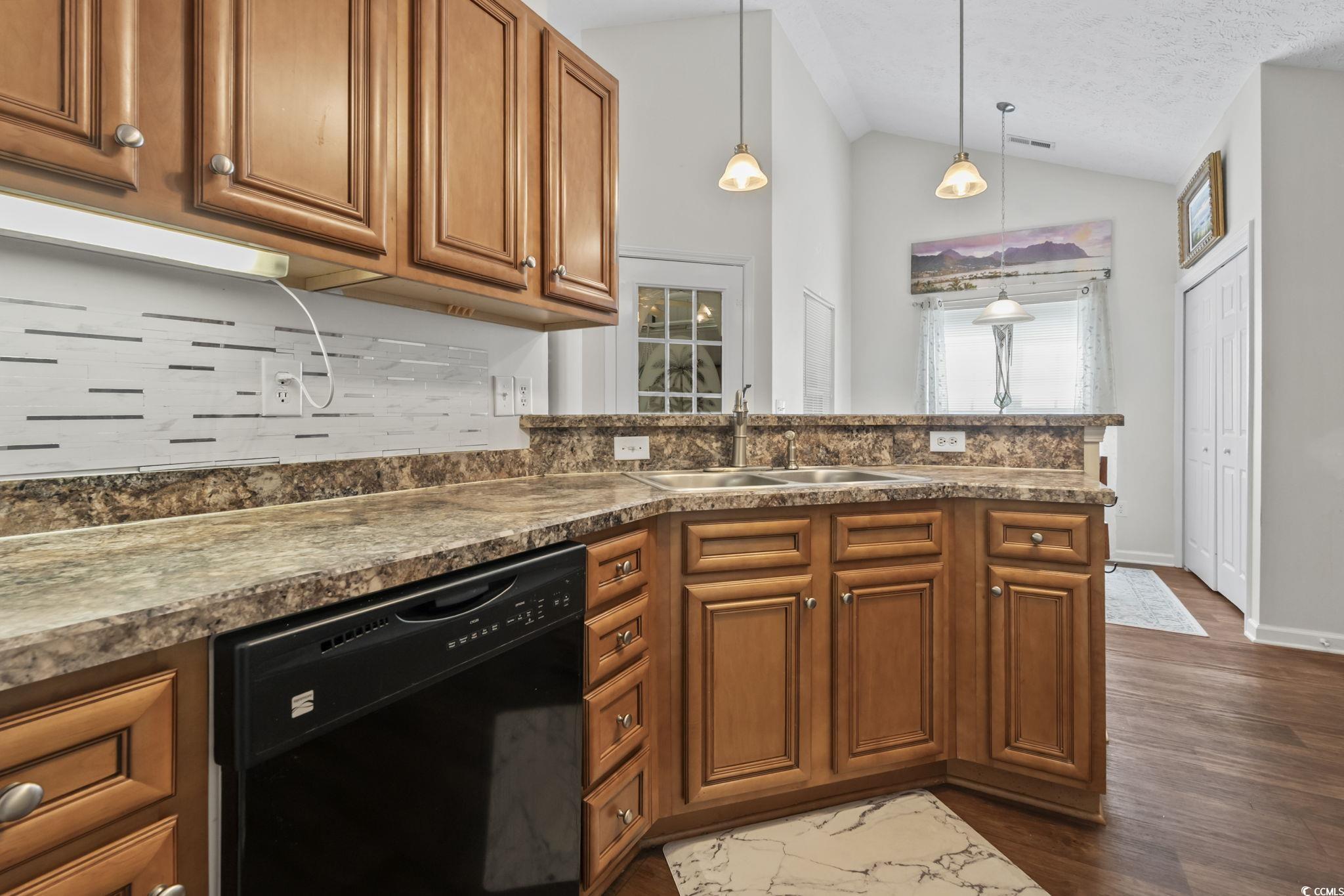 174 Heath Dr. Property Photo 7