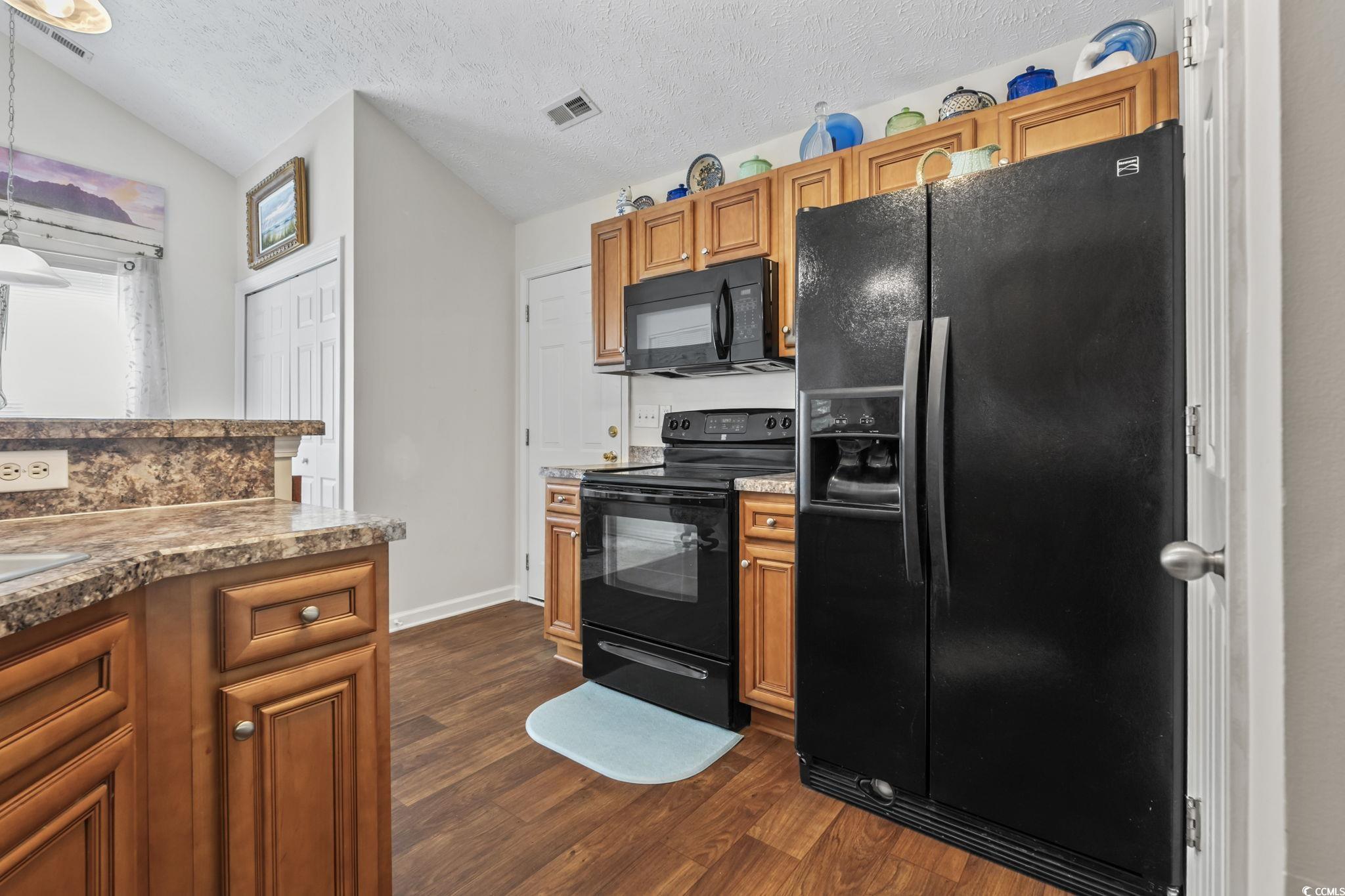 174 Heath Dr. Property Photo 8