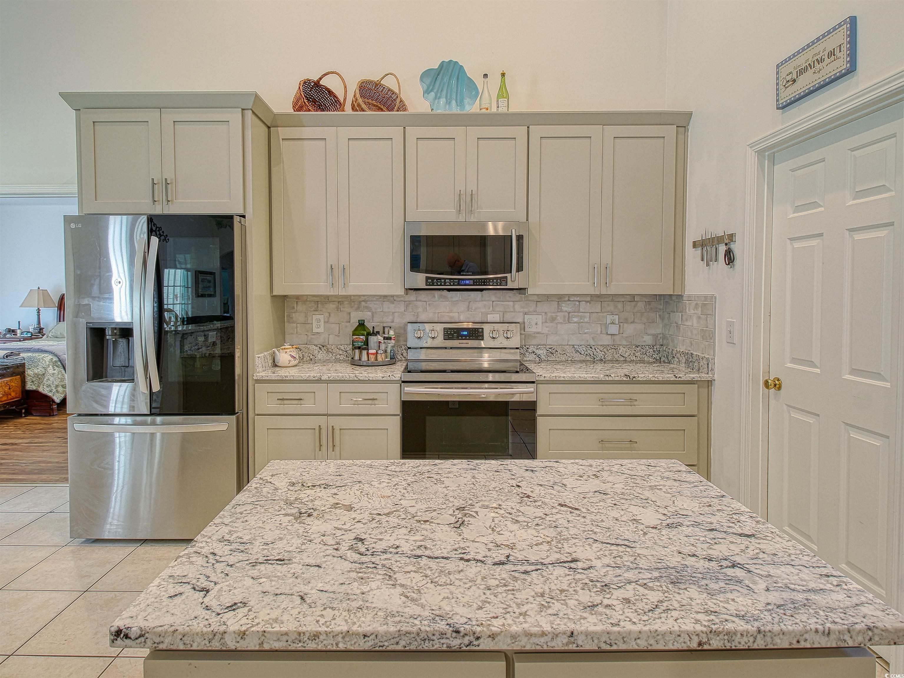 673 Tidal Point Ln. Property Photo 14