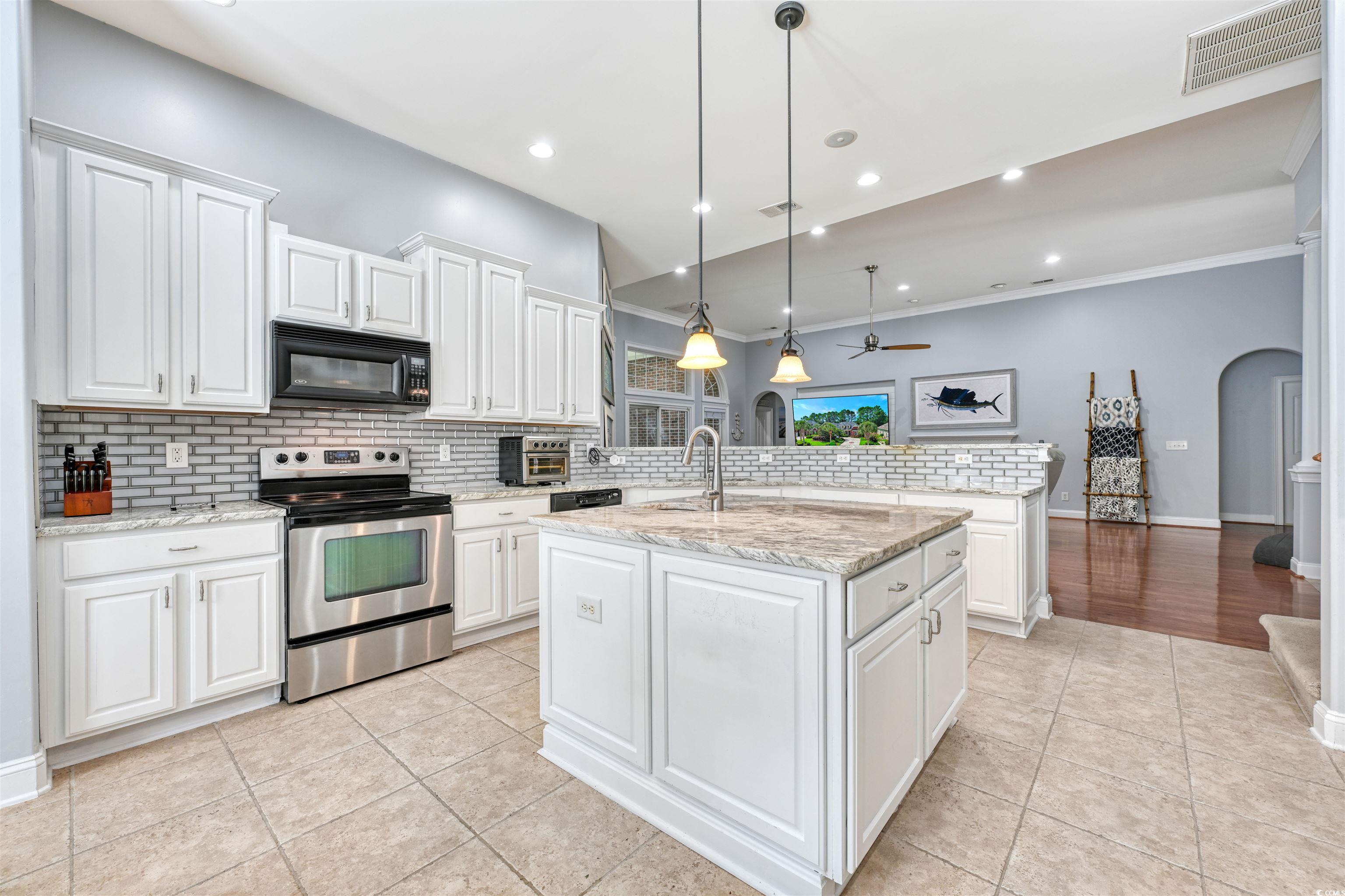 5508 Leatherleaf Dr. Property Photo 9