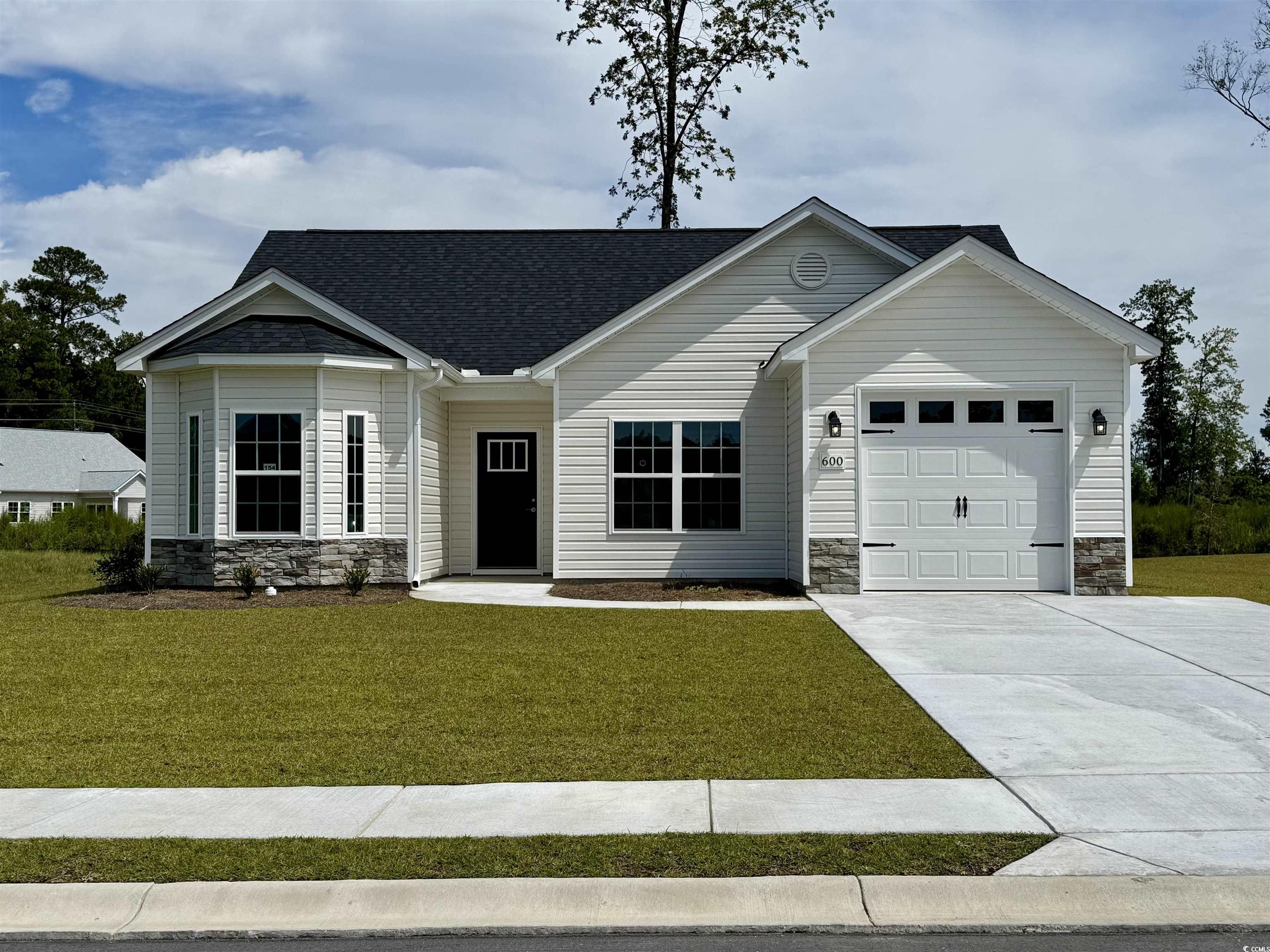 600 Shallow Cove Dr. Property Photo 1