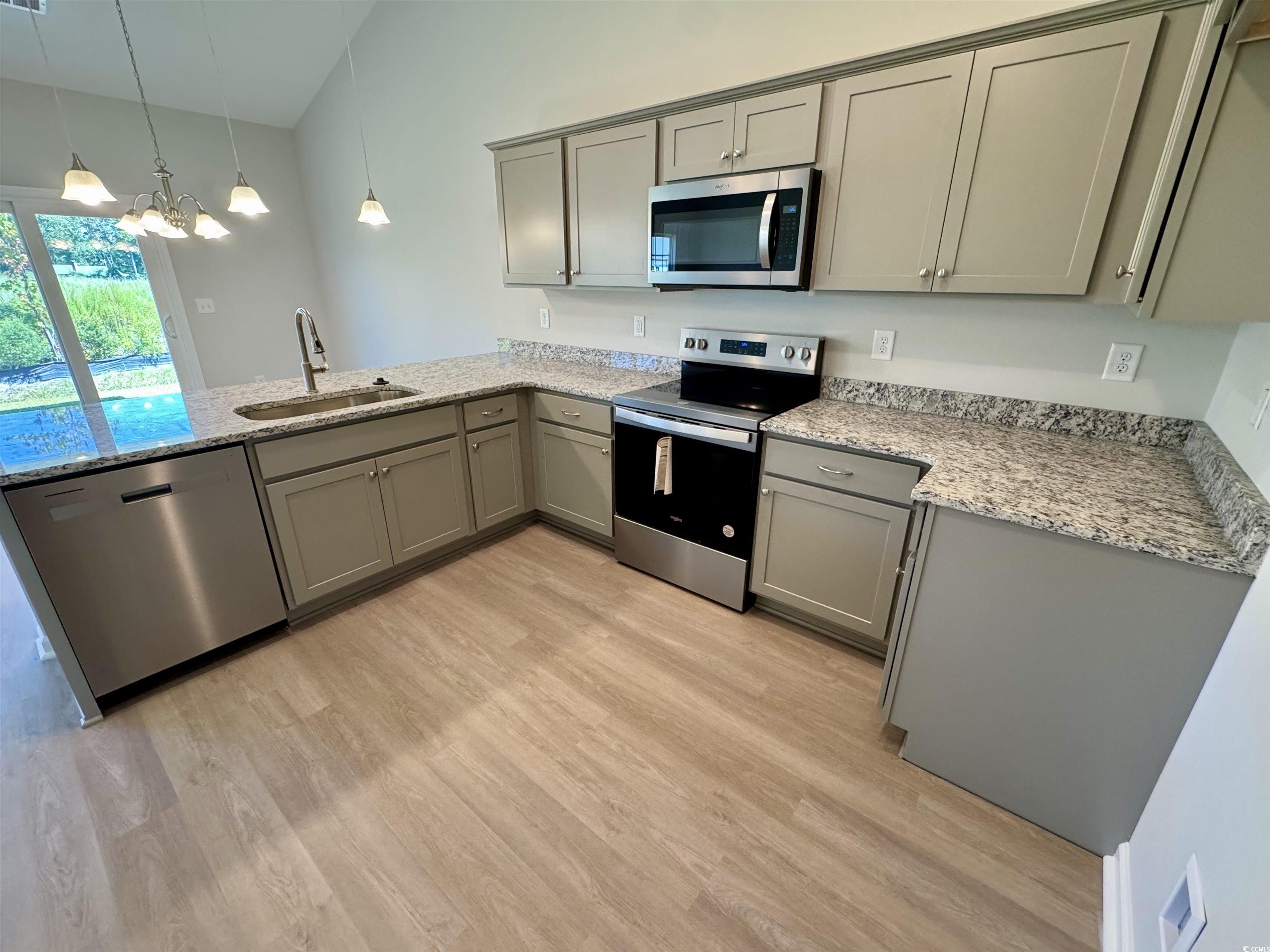 600 Shallow Cove Dr. Property Photo 2