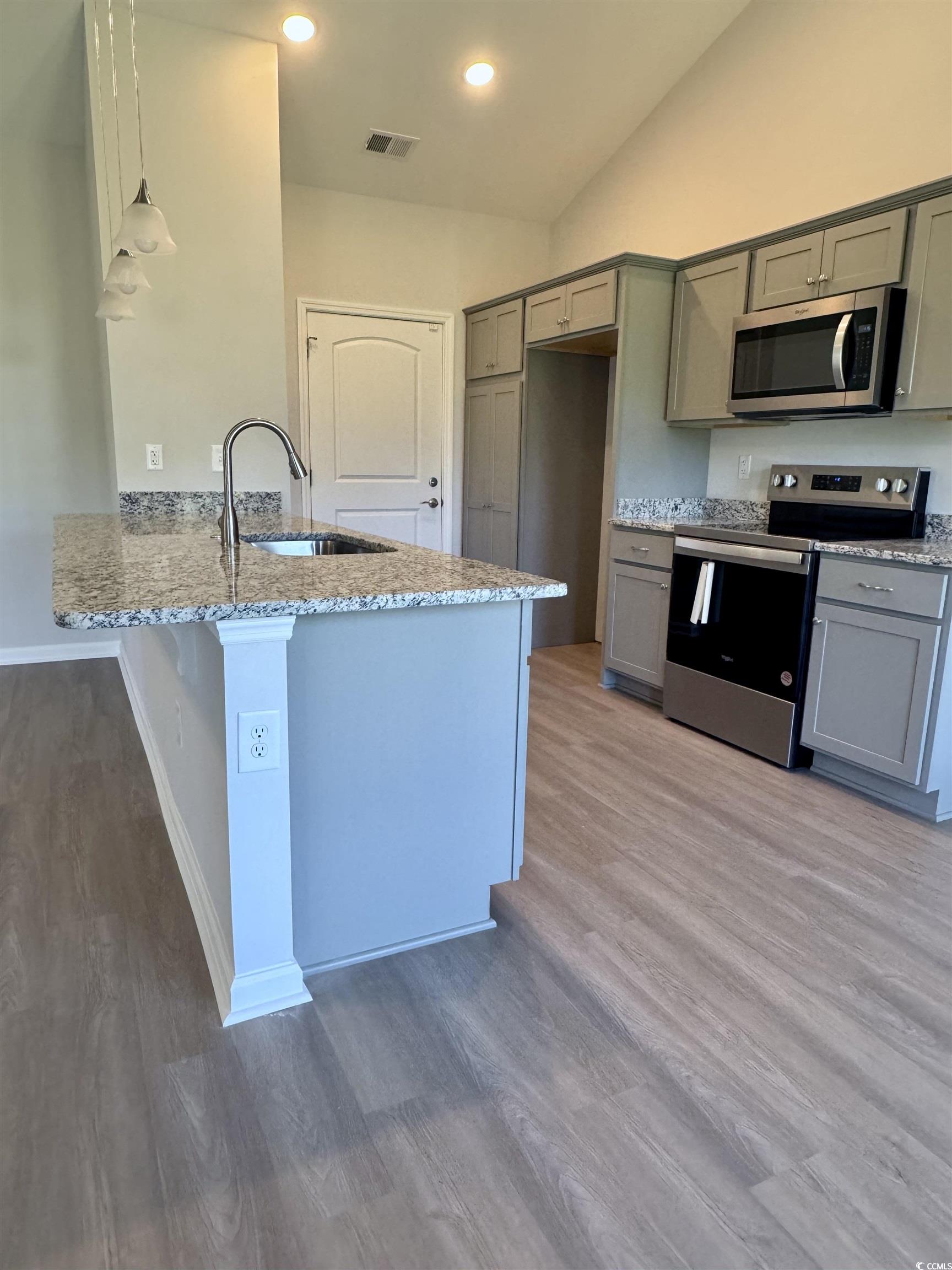 598 Shallow Cove Dr. Property Photo 10